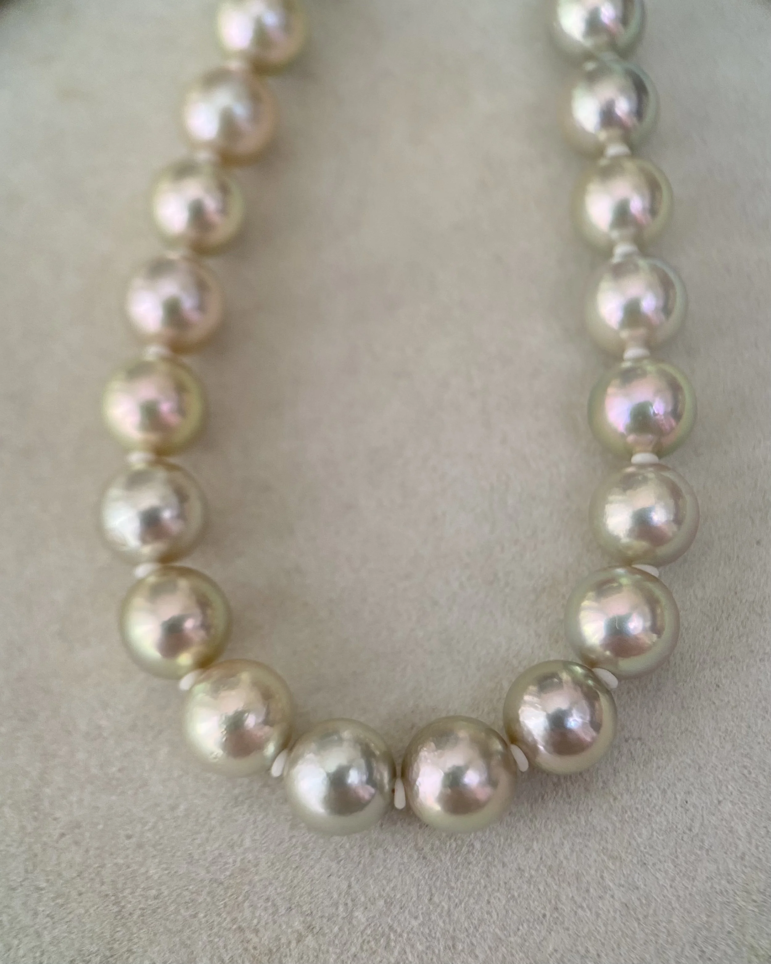 Rare Premium Silver-Grey Lemon-Green Japanese Madama Akoya Pearl Necklace 7.5mm, Pink Overtones, Sculptural Floral Clasp, Show Piece Starlit Pearls