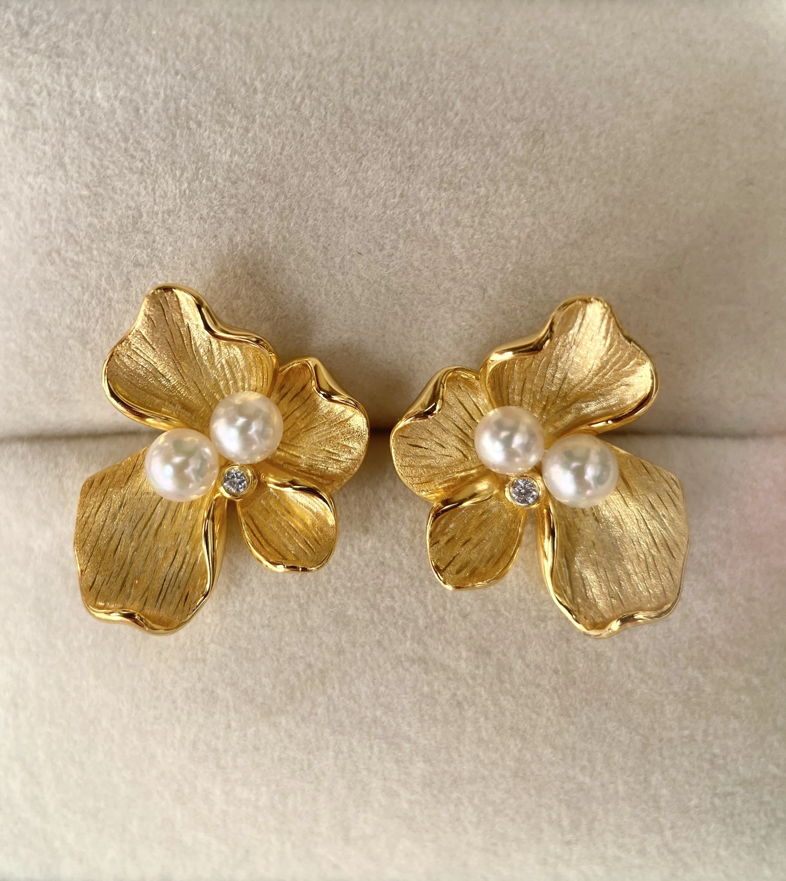 Top-Gr White Japanese Sairindama Akoya Pearl Floral Earrings, Sculptural S925 Silver Petals with Satin-Brushed Texture_CZ, Show Piece Starlit Pearls