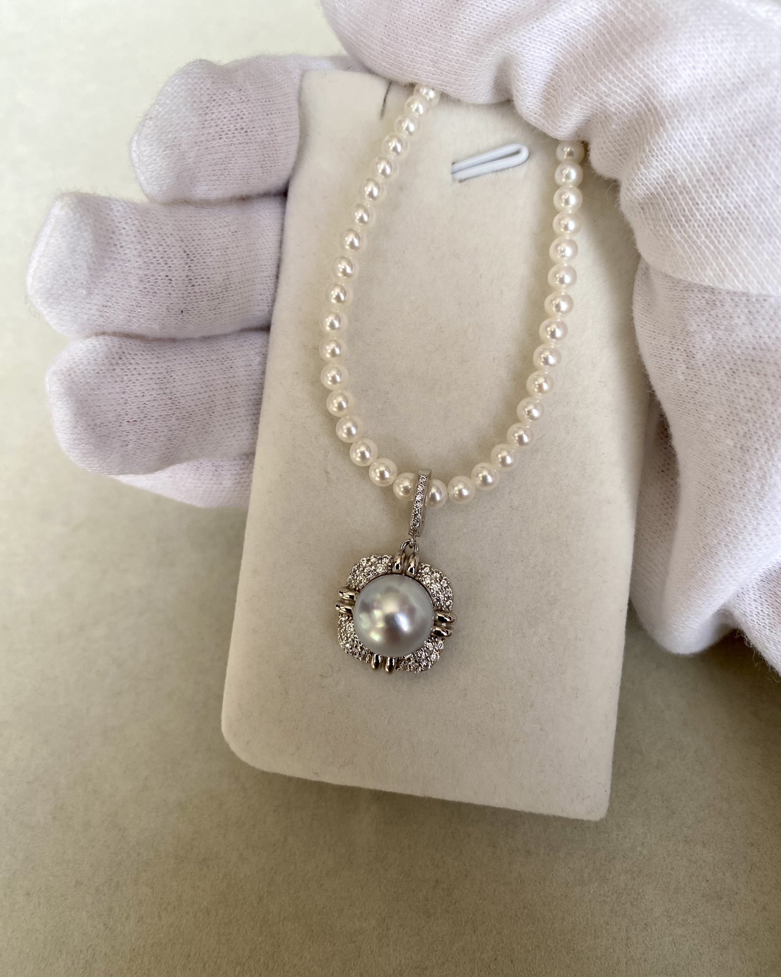9.8mm Silver-Toned Australian South Sea Pearl Pendant, Mirror-Like Lustre, Japanese-Made Vintage Royal Elegance Pavé Halo S925 Setting Starlit Pearls