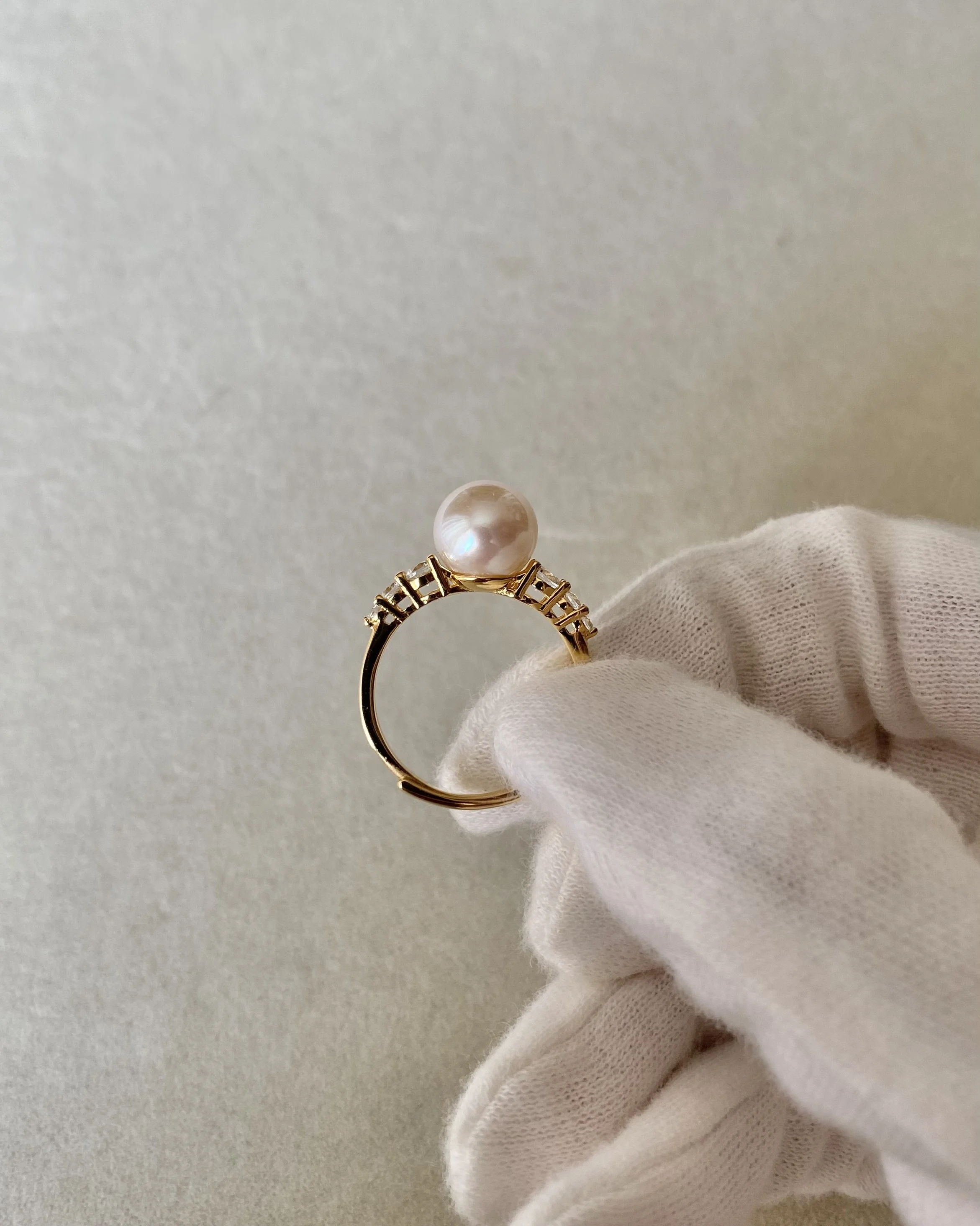 Elegant 8.6mm Japanese Akoya Pearl Ring, White with Soft Pink Overtone, Sparkling CZ Vine S925 Silver Band, Jewellery Showpiece Starlit Pearls
