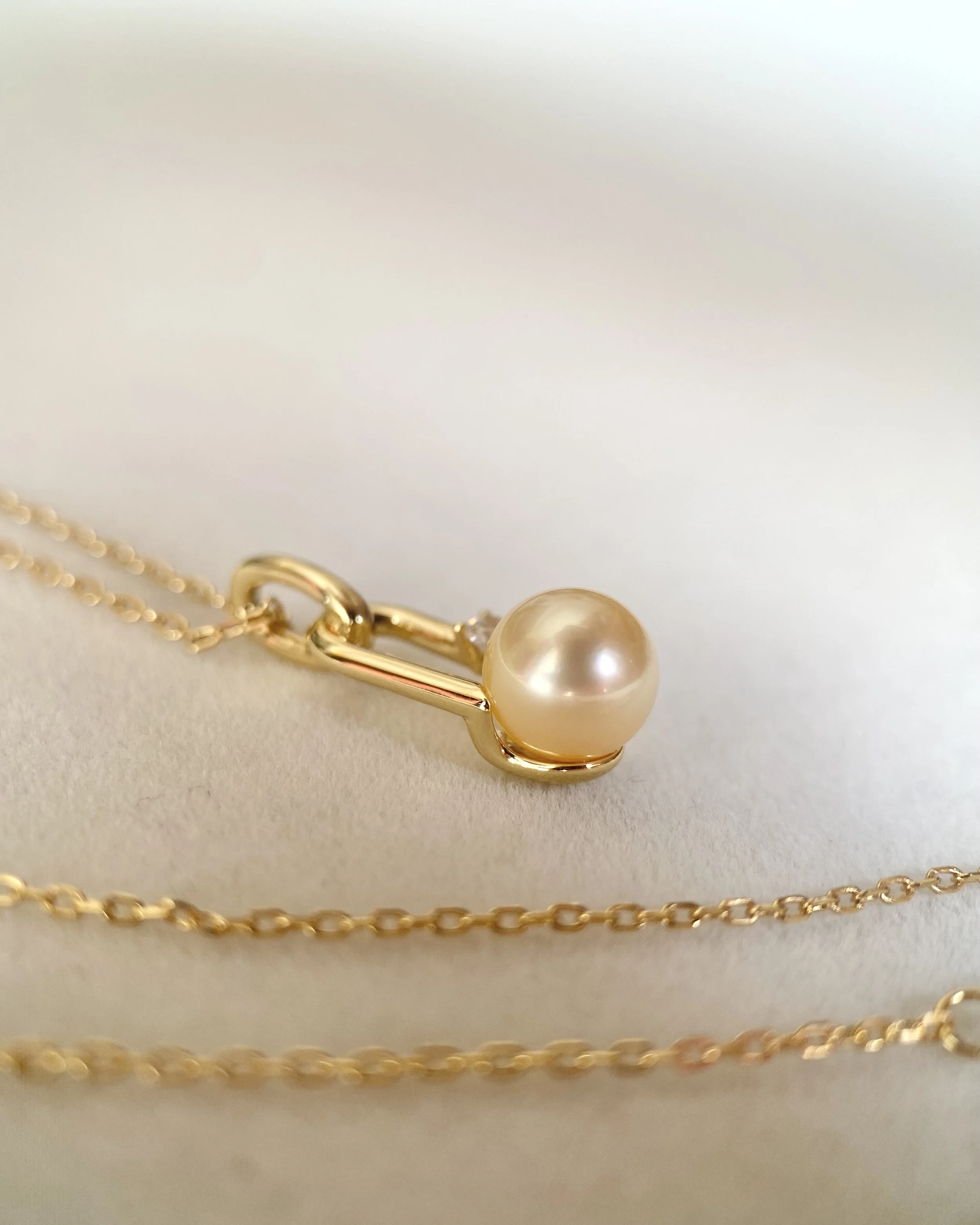 Japanese “Golden Dawn” Akoya Pearl Pendant Necklace 7.5mm, Creamy-Gold, Paperclip-Style w/ Sturdy S925 Rolo Chain,Jewellery Showpiece Starlit Pearls