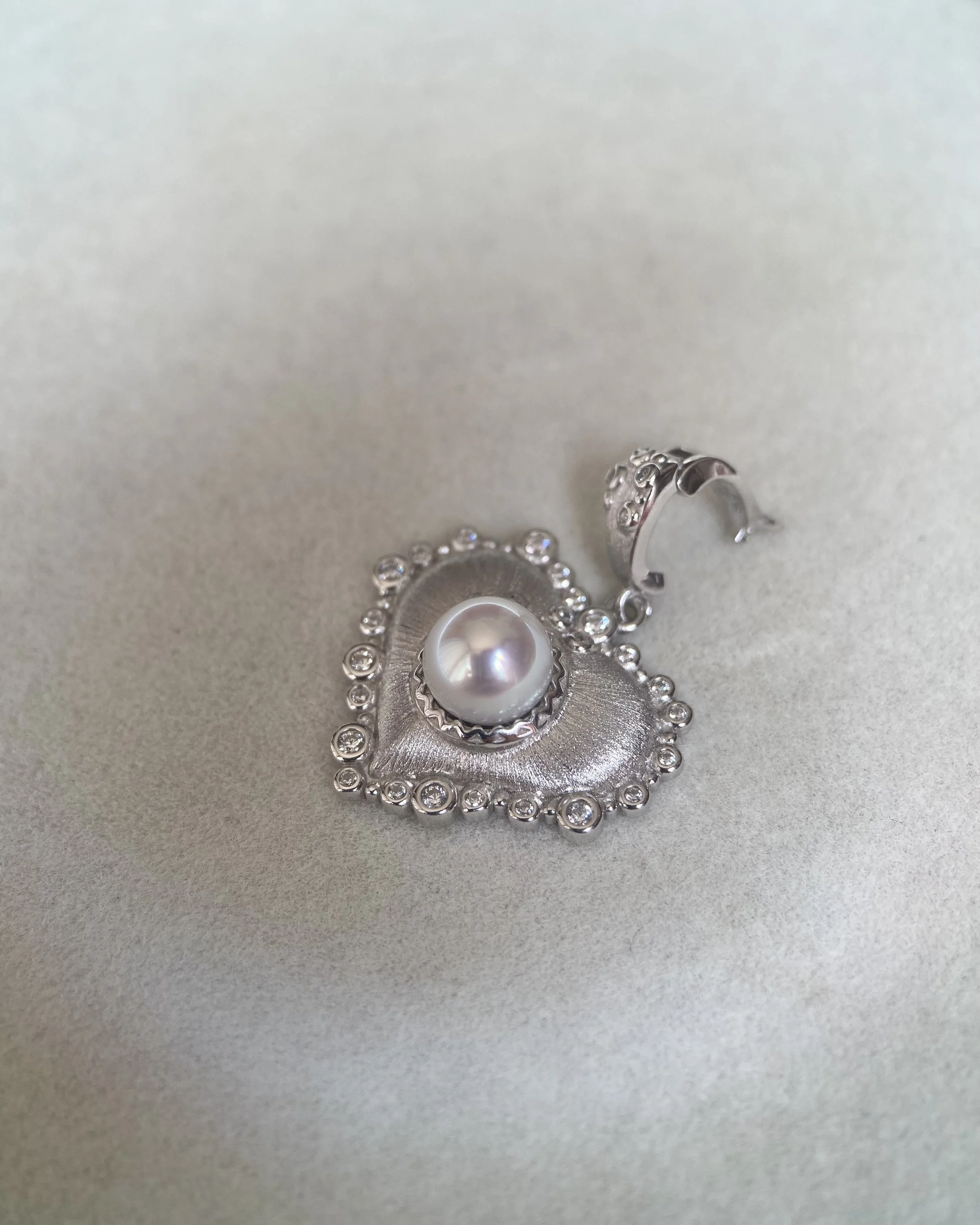 Top Gr. Japanese Specially Selected Akoya Pearl Heart Pendant, Crystal White, Rare Brushed S925 Silver Bail, Kobe Jewellery Showpiece Starlit Pearls