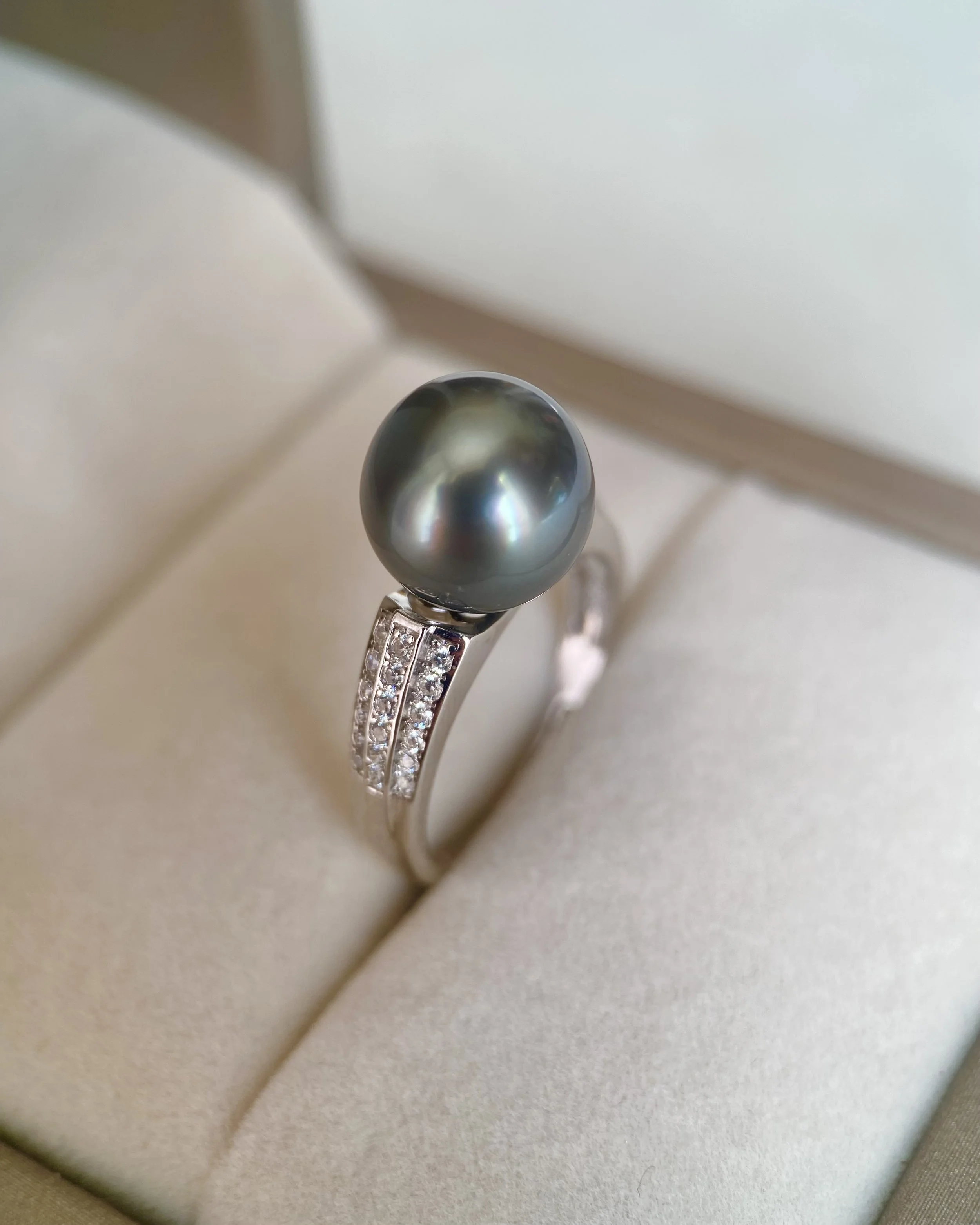 Tahitian South Sea Pearl Ring, Architectural S925 Silver Pavé Design, 10.3mm Smoky Peacock Tahitian Pearl, Jewellery Exhibition Piece Starlit Pearls