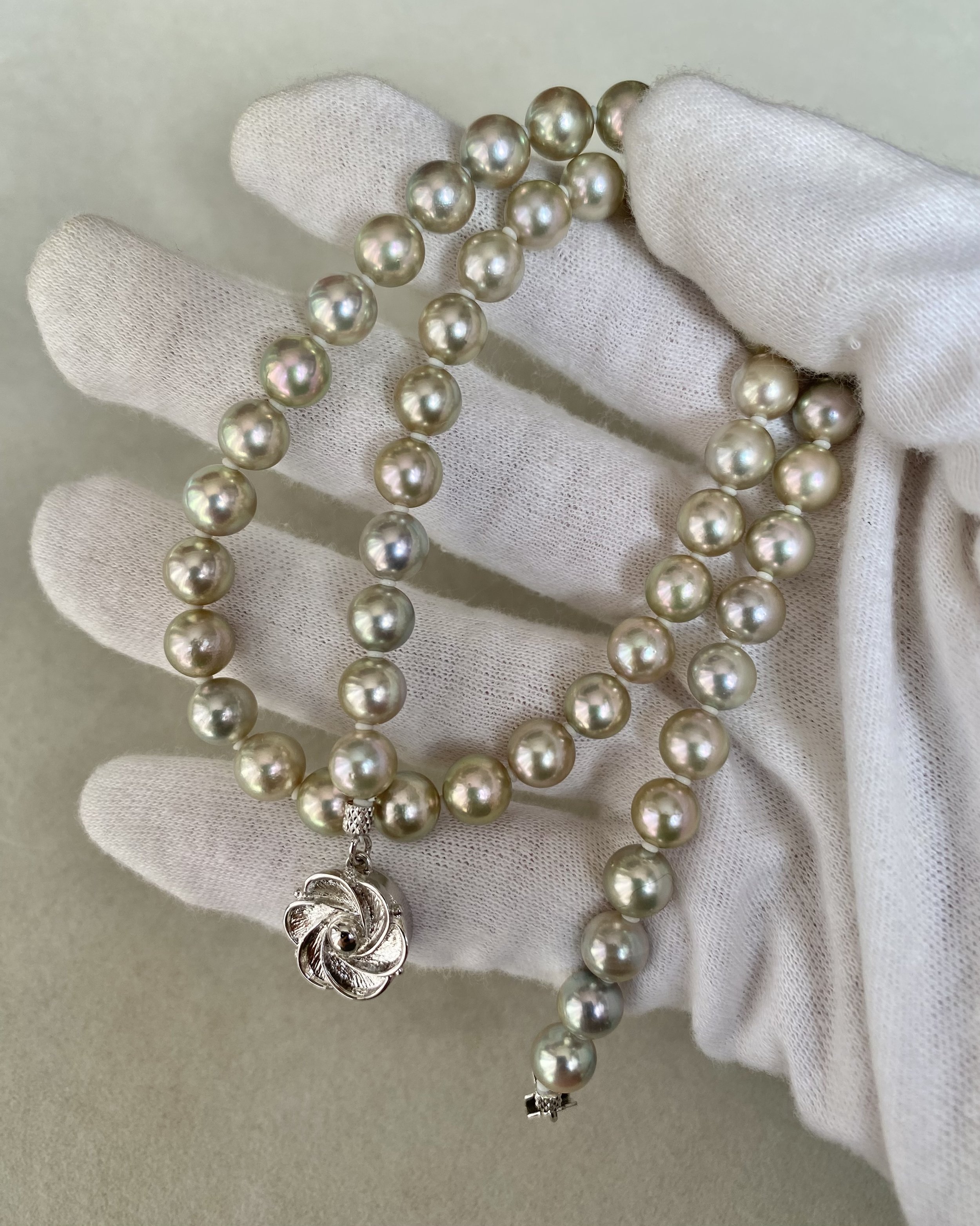 Rare Premium Silver-Grey Lemon-Green Japanese Madama Akoya Pearl Necklace 7.5mm, Pink Overtones, Sculptural Floral Clasp, Show Piece Starlit Pearls
