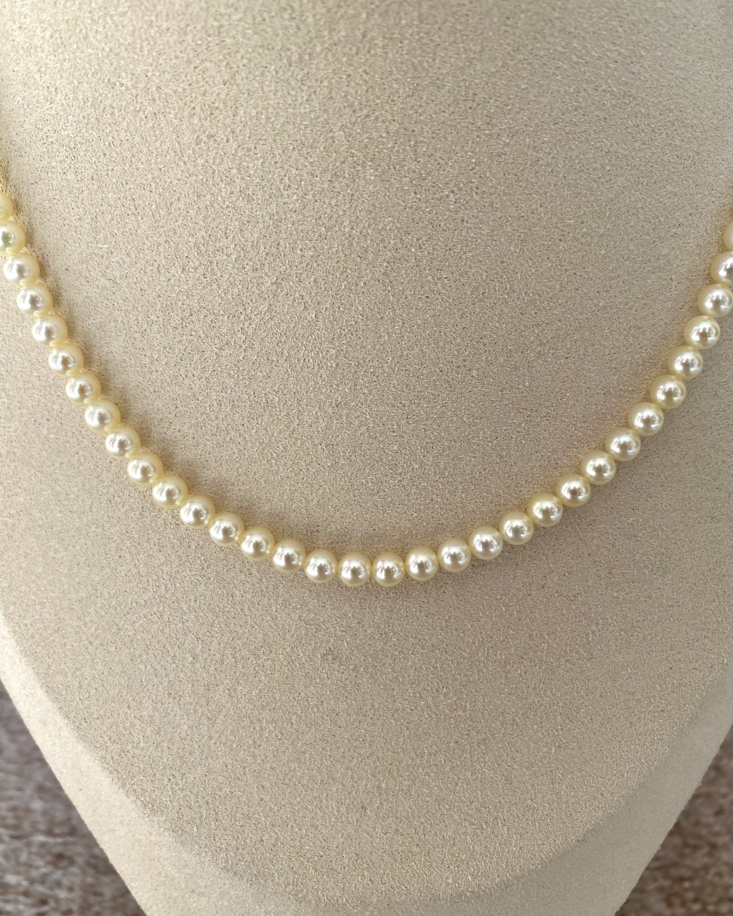 PSL-Certified “Rose” Gr. Japanese ‘Golden Dawn’ Lemon-Gold Akoya Pearl Necklace 4.5–5mm, Aurora Lustre, 18K Gold Clasp, Collectors Starlit Pearls
