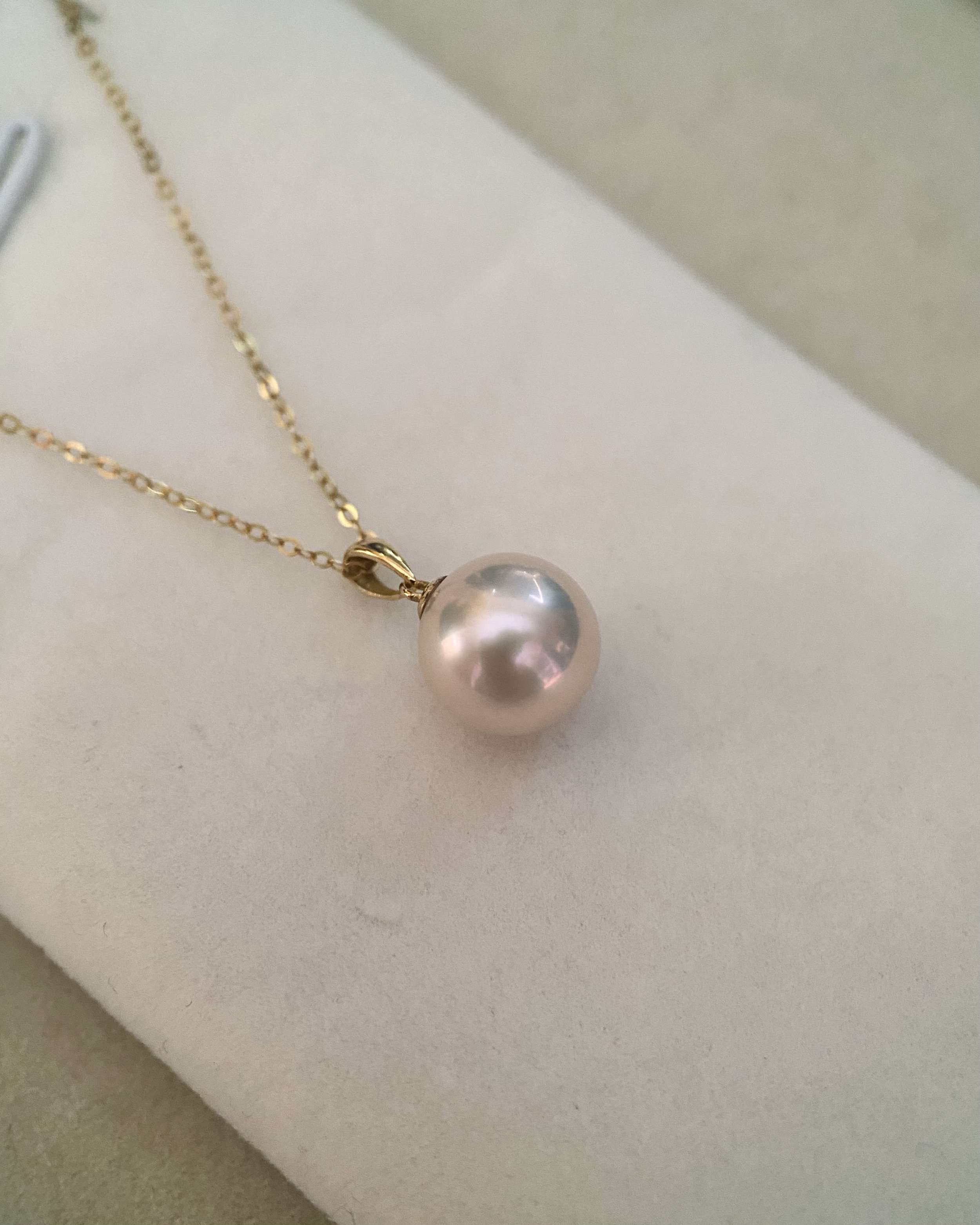 Perfect Top-Quality 9-9.5mm Japanese Rose Pink Freshwater Pearl Pendant, Brilliant Mirror-Like Aurora Lustre, Thick 18K/18CT Solid Gold Bail Starlit Pearls