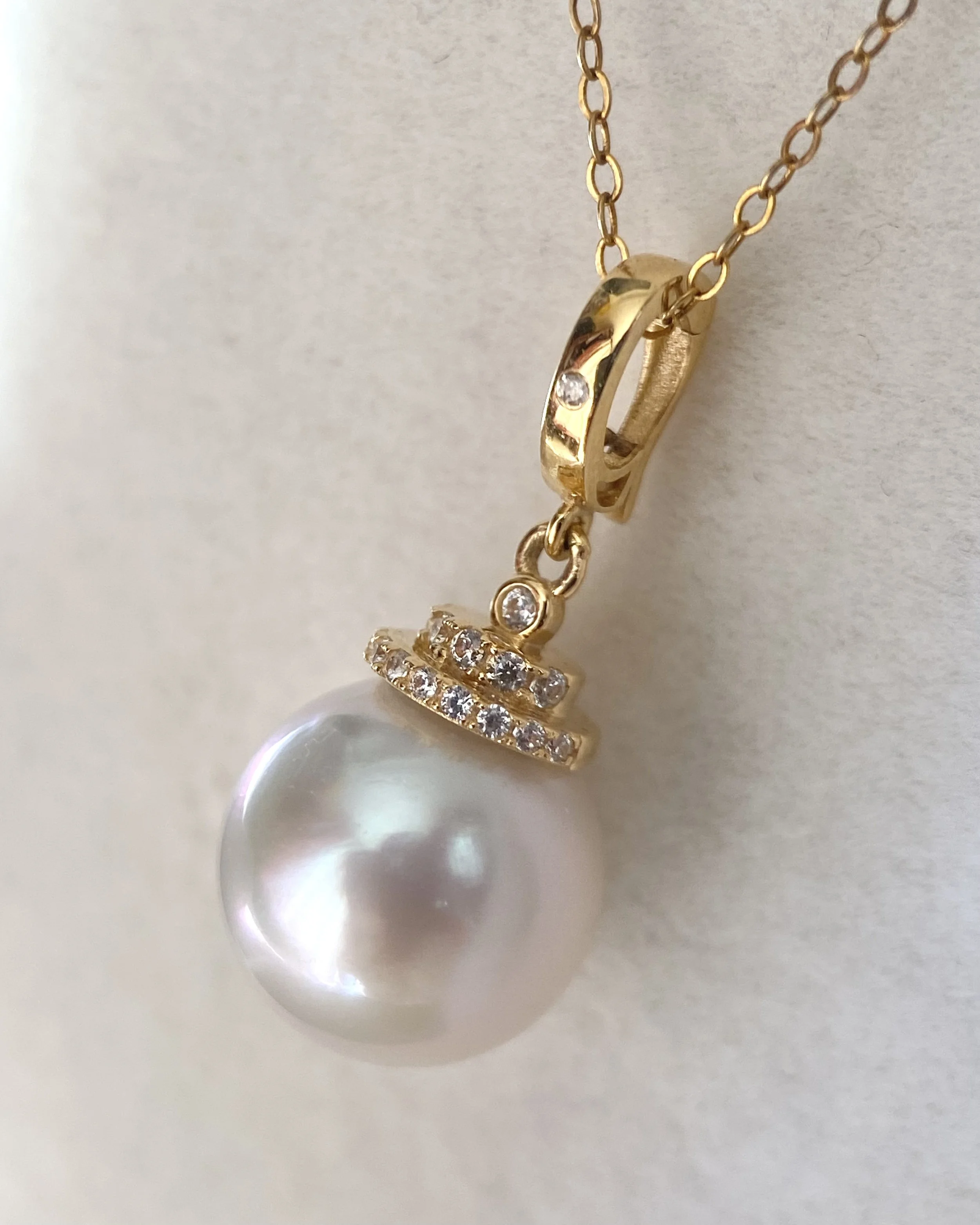Solid 18K Gold & D0.003CT Diamond, White Australian South Sea Pearl Pendant 9.6mm,Detachable Pavé Crown Bail, Double-Tier Pavé Crown Starlit Pearls