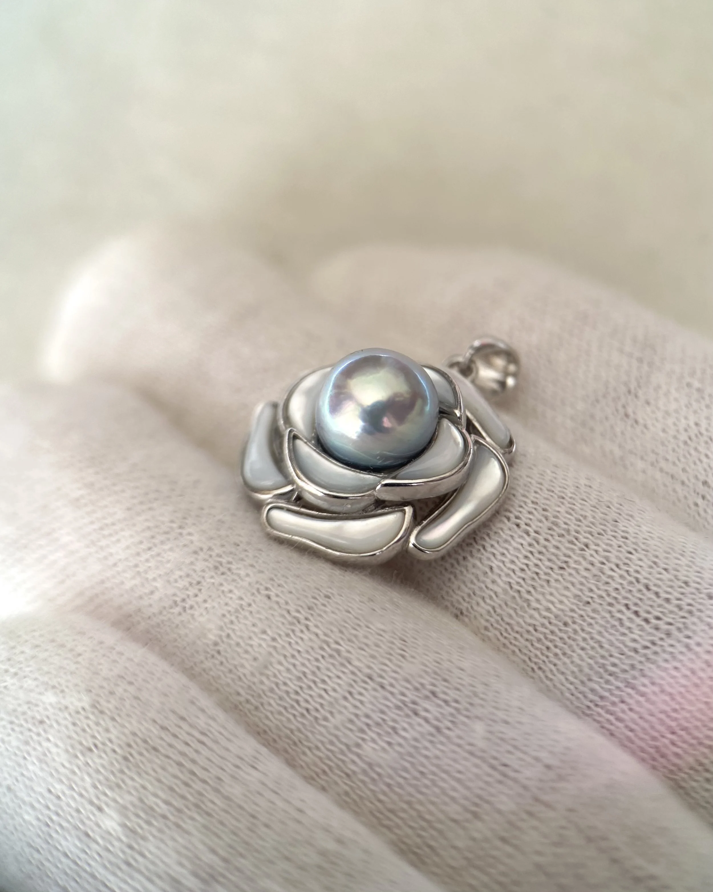 Premium Japanese Natural Silver Grey Blue Madama Akoya Pearl Pendant 8mm, Sculptural MOP Camellia S925 Silver Design, Rainbow Orient Starlit Pearls