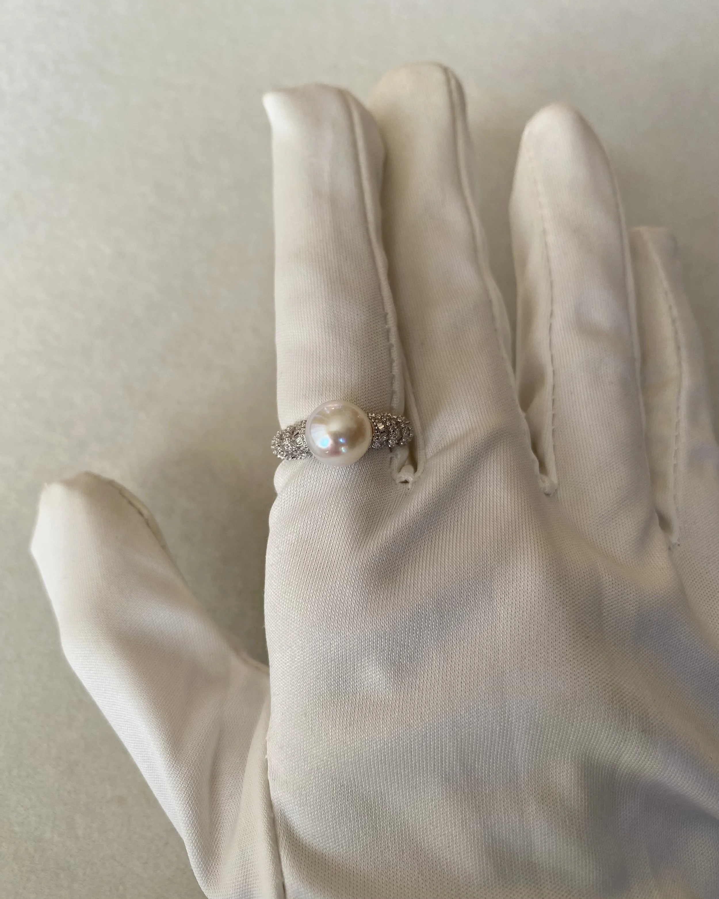 8.5mm Japanese White-Clear Akoya Pearl Ring, Wave-Shaped S925 Band with Layered Pavé CZ Shoulders – International Jewellery Showpiece Starlit Pearls