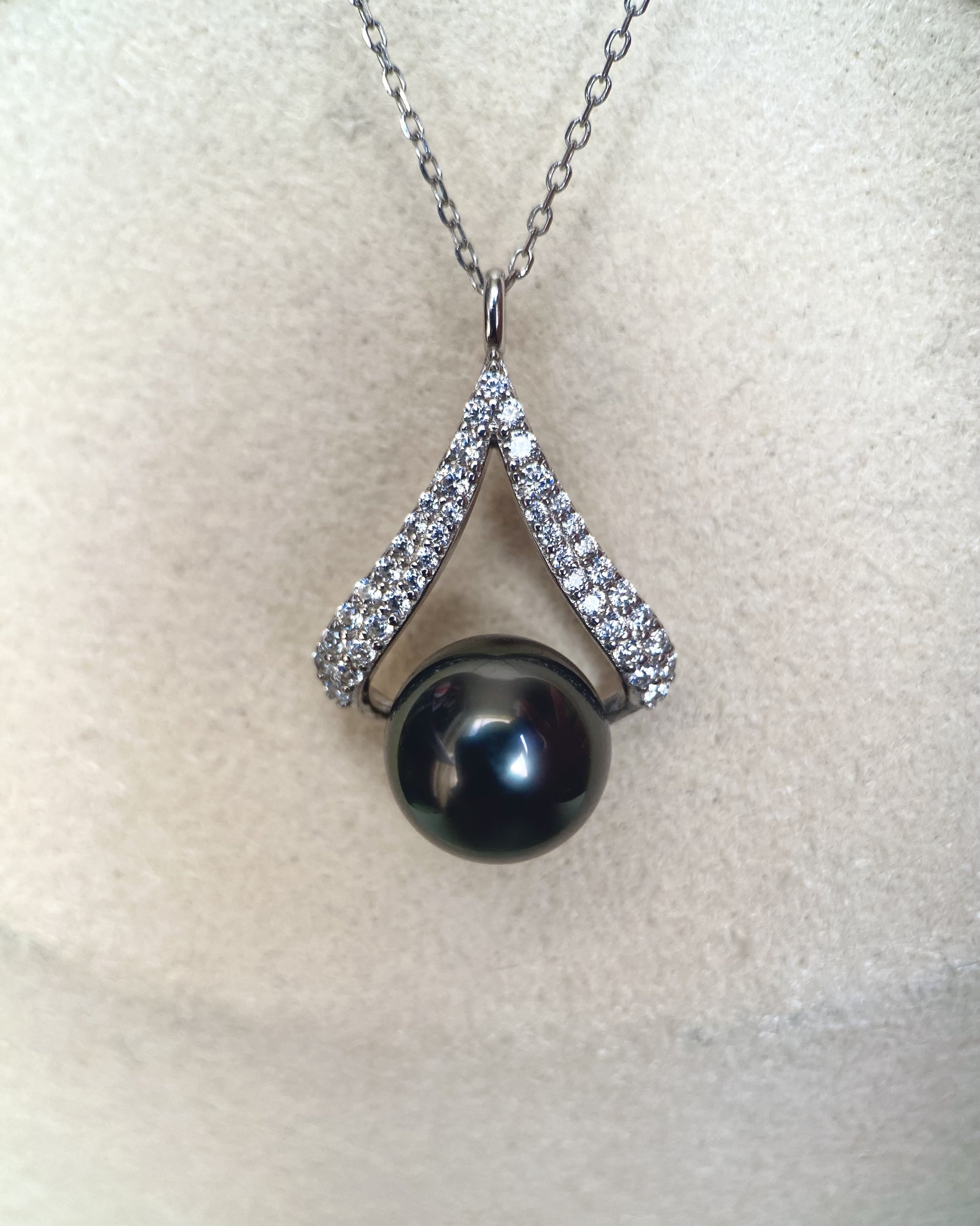 Genuine 10mm Tahitian Black South Sea Pearl Necklace, Rare Deep Purple & Peacock Green Overtones, Japanese-Made Ocean Wave S925 Pendant Set Starlit Pearls