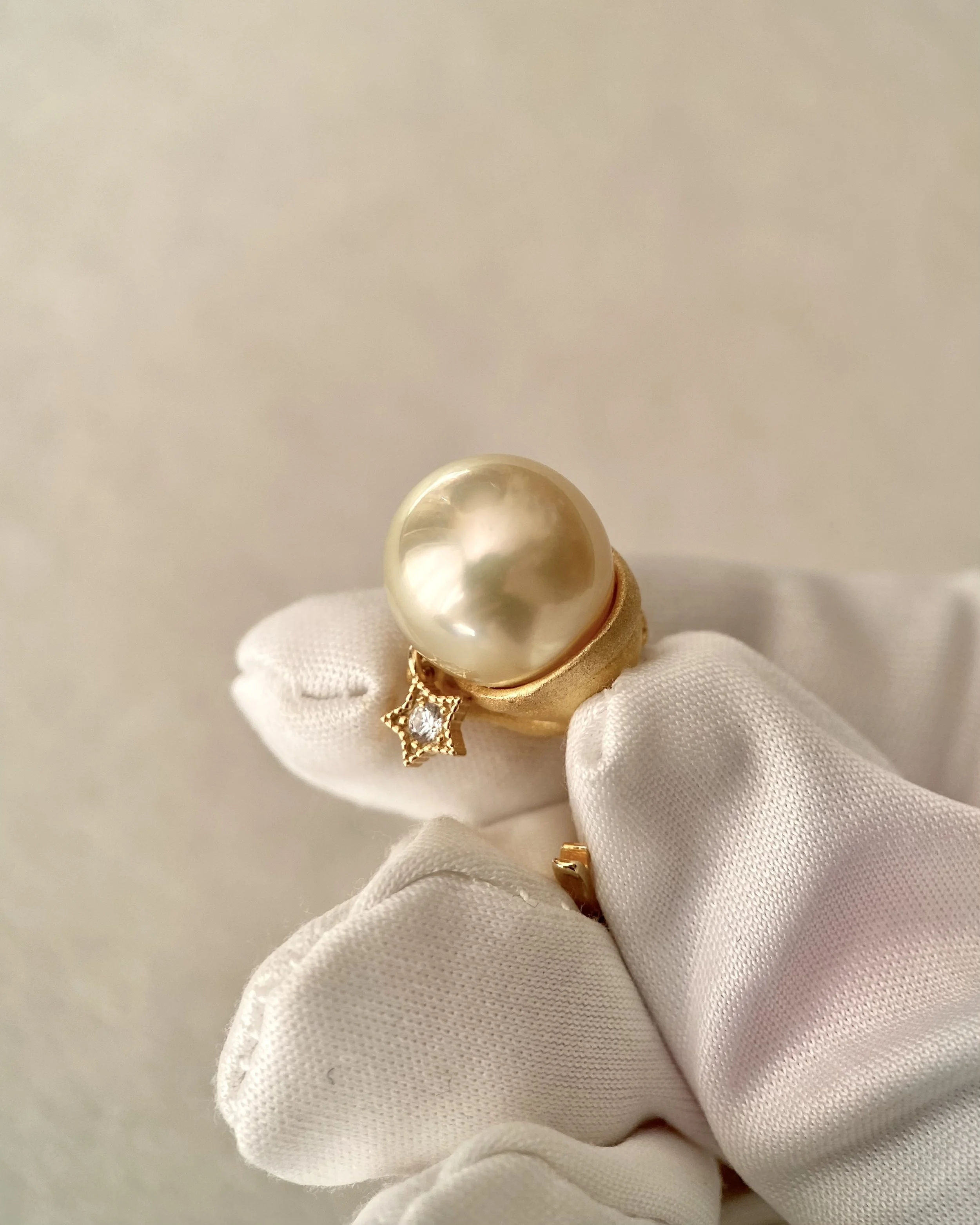 11.7mm Japanese Amami Ōshima Lemon-Gold Pearl Pendant, 6A Lustre, Fairy Nightcap Star in Matte Sand-Gold S925, Rare Exhibition Find Starlit Pearls