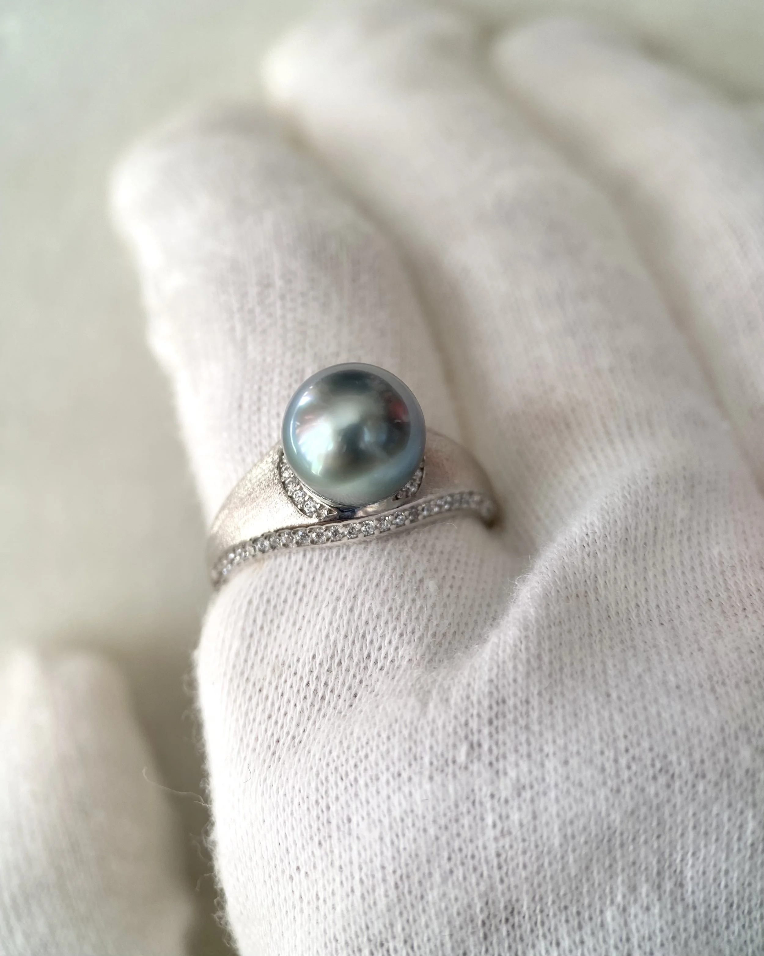 Tahitian Peacock Green South Sea Pearl Ring, Lagoon and Plum Overtones, Mirror Lustre, Japanese S925 Satin-Finish Adjustable Band Starlit Pearls