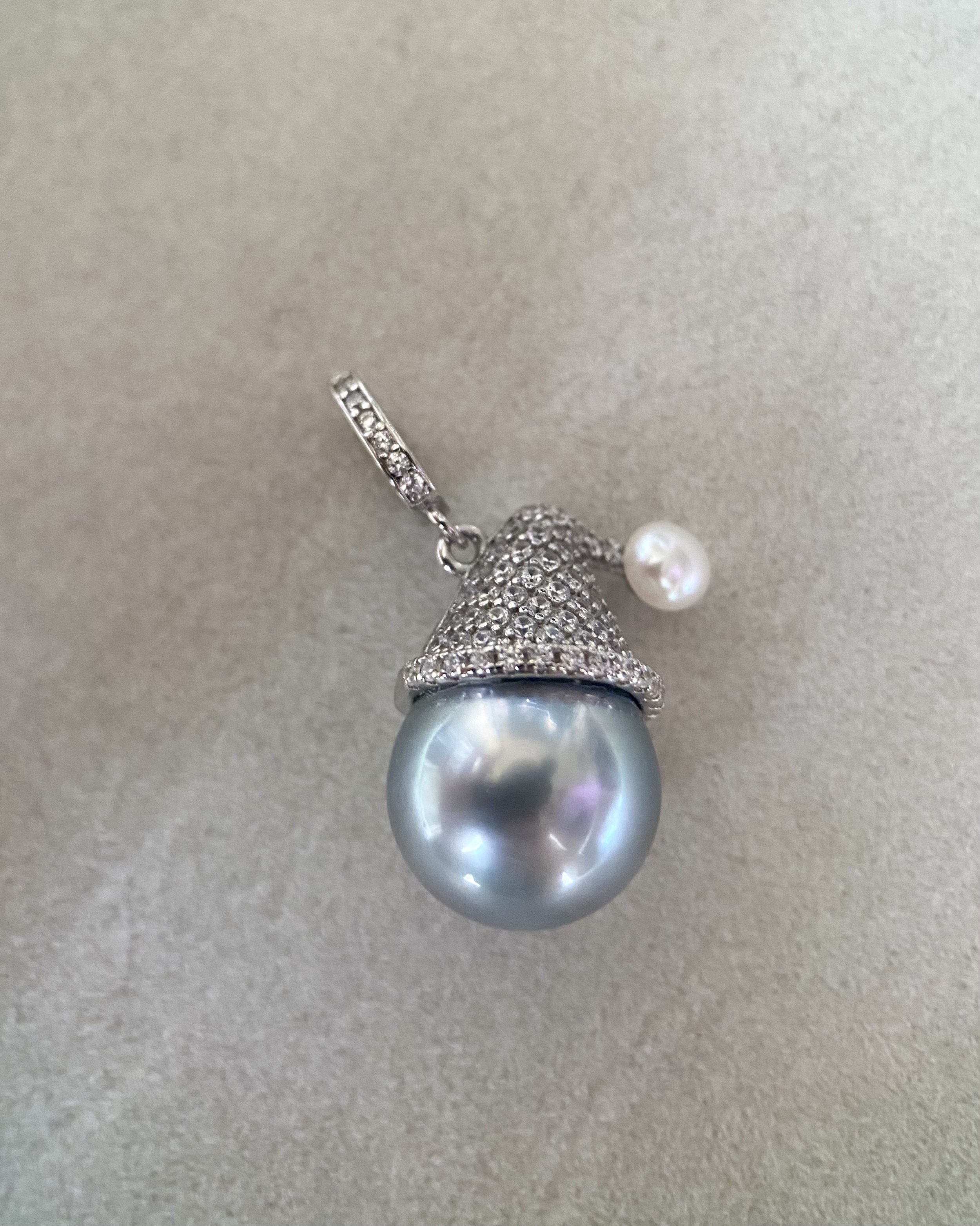 Rare Platinum-Grey 11.5mm Tahitian South Sea Pearl Pendant – S925 Silver Santa Hat Design with Mini Pearl Accent, Luxe Christmas Gift Idea