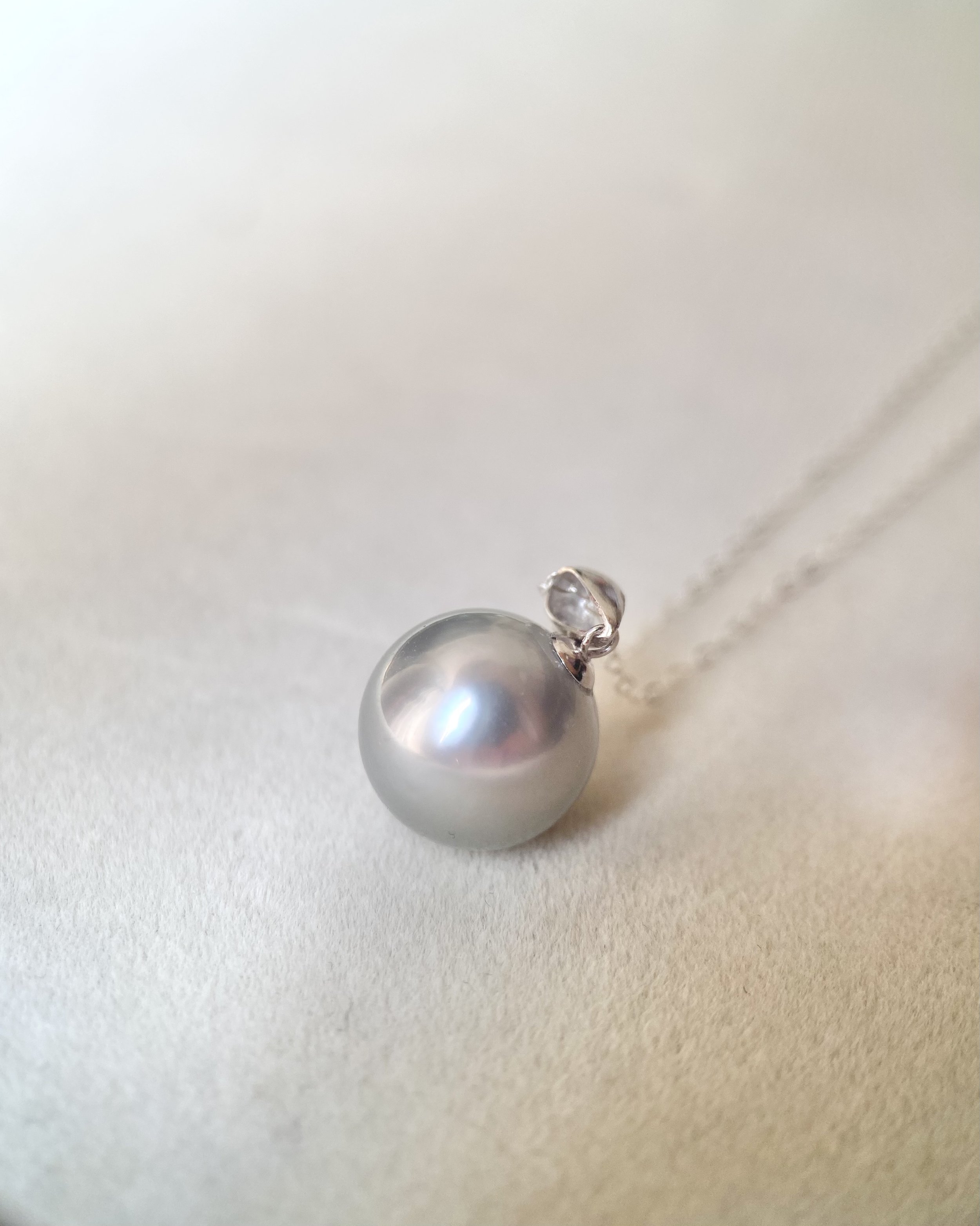Rare Platinum Grey Tahitian South Sea Pearl Pendant 11.5mm, Crystal Mirror Lustre, Solid 18K White Gold Thick Bail, Minimalist Luxury Starlit Pearls