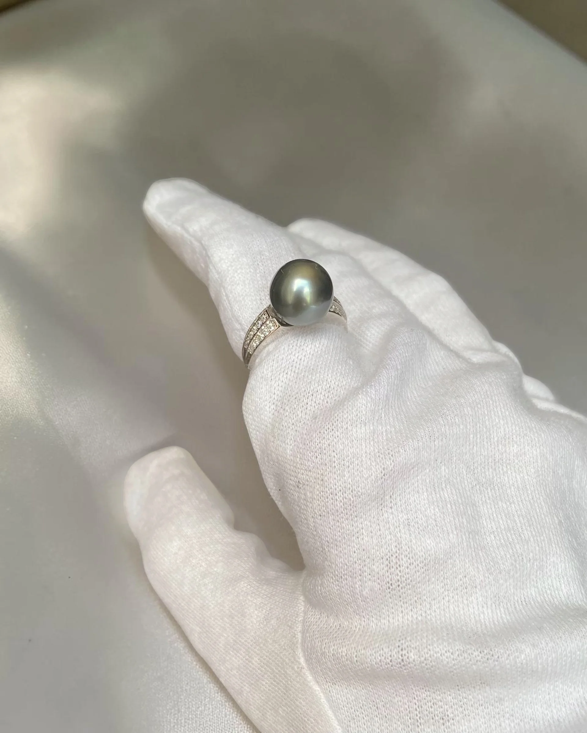 Tahitian South Sea Pearl Ring, Architectural S925 Silver Pavé Design, 10.3mm Smoky Peacock Tahitian Pearl, Jewellery Exhibition Piece Starlit Pearls