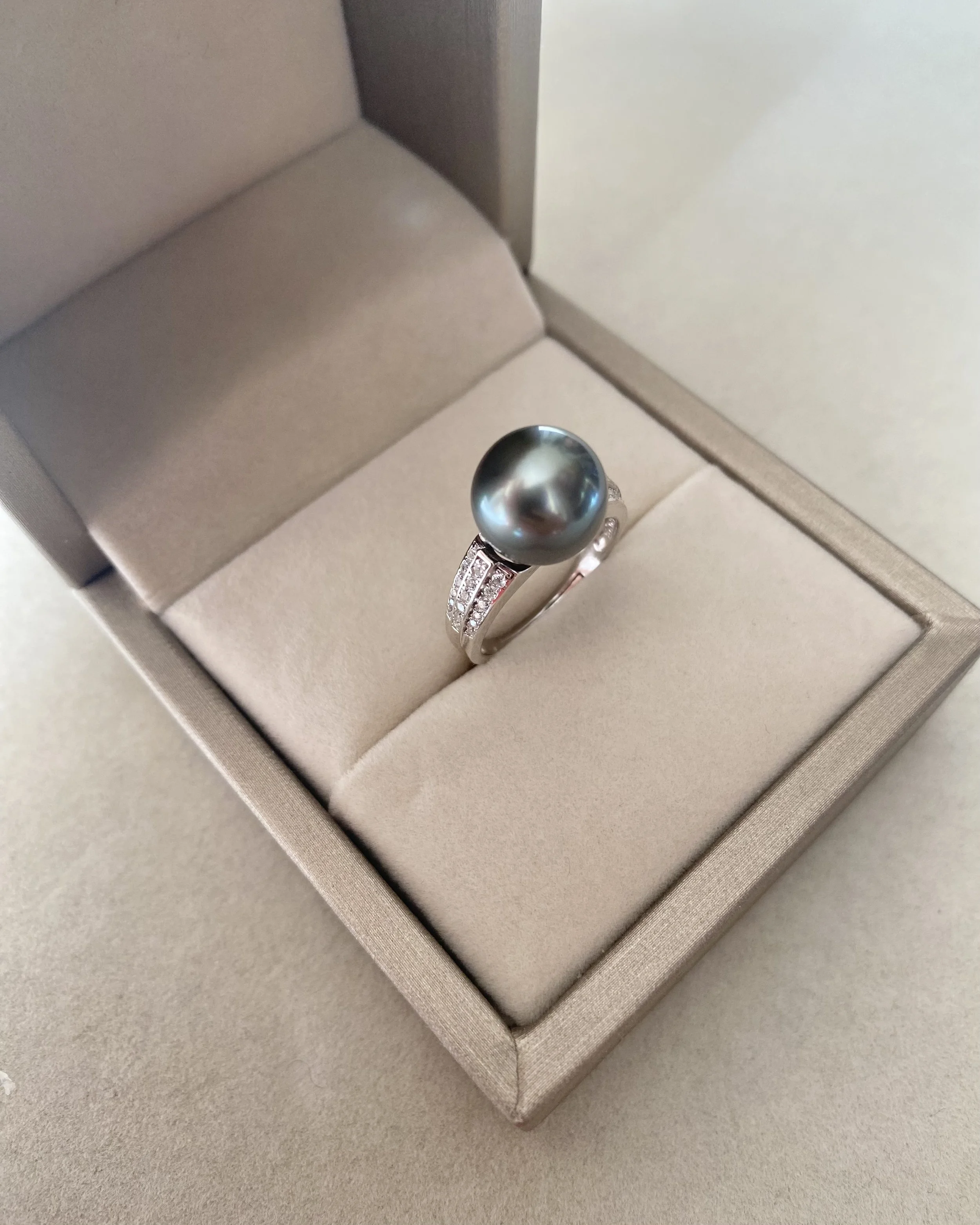Tahitian South Sea Pearl Ring, Architectural S925 Silver Pavé Design, 10.3mm Smoky Peacock Tahitian Pearl, Jewellery Exhibition Piece Starlit Pearls