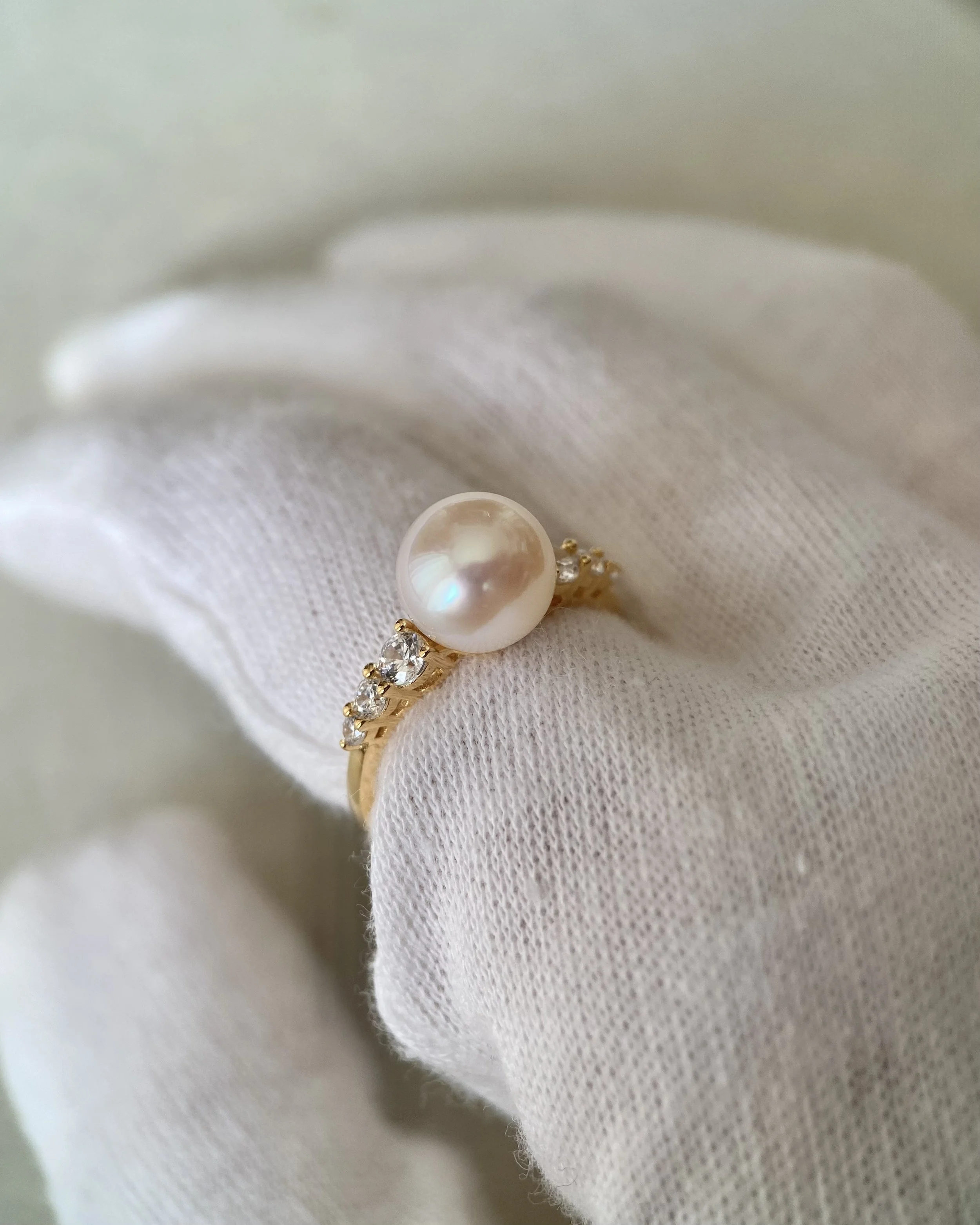 Elegant 8.6mm Japanese Akoya Pearl Ring, White with Soft Pink Overtone, Sparkling CZ Vine S925 Silver Band, Jewellery Showpiece Starlit Pearls