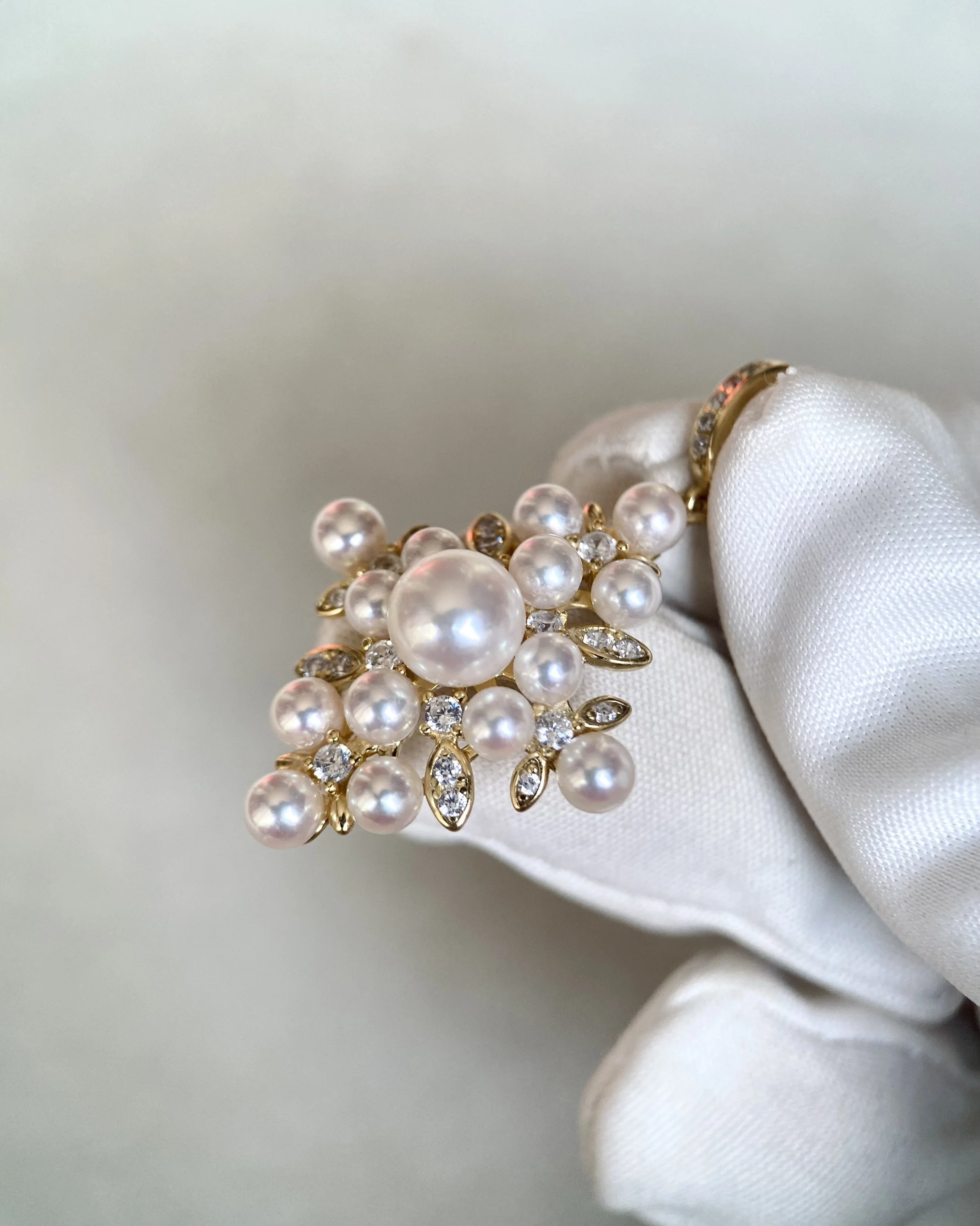 Top Gr. Japanese Sairindama Akoya Pearl Pendant – Radiant White w/ Dreamy Pink Overtones, 6A Lustre, S925 Regal Starburst Court, Showpiece Starlit Pearls