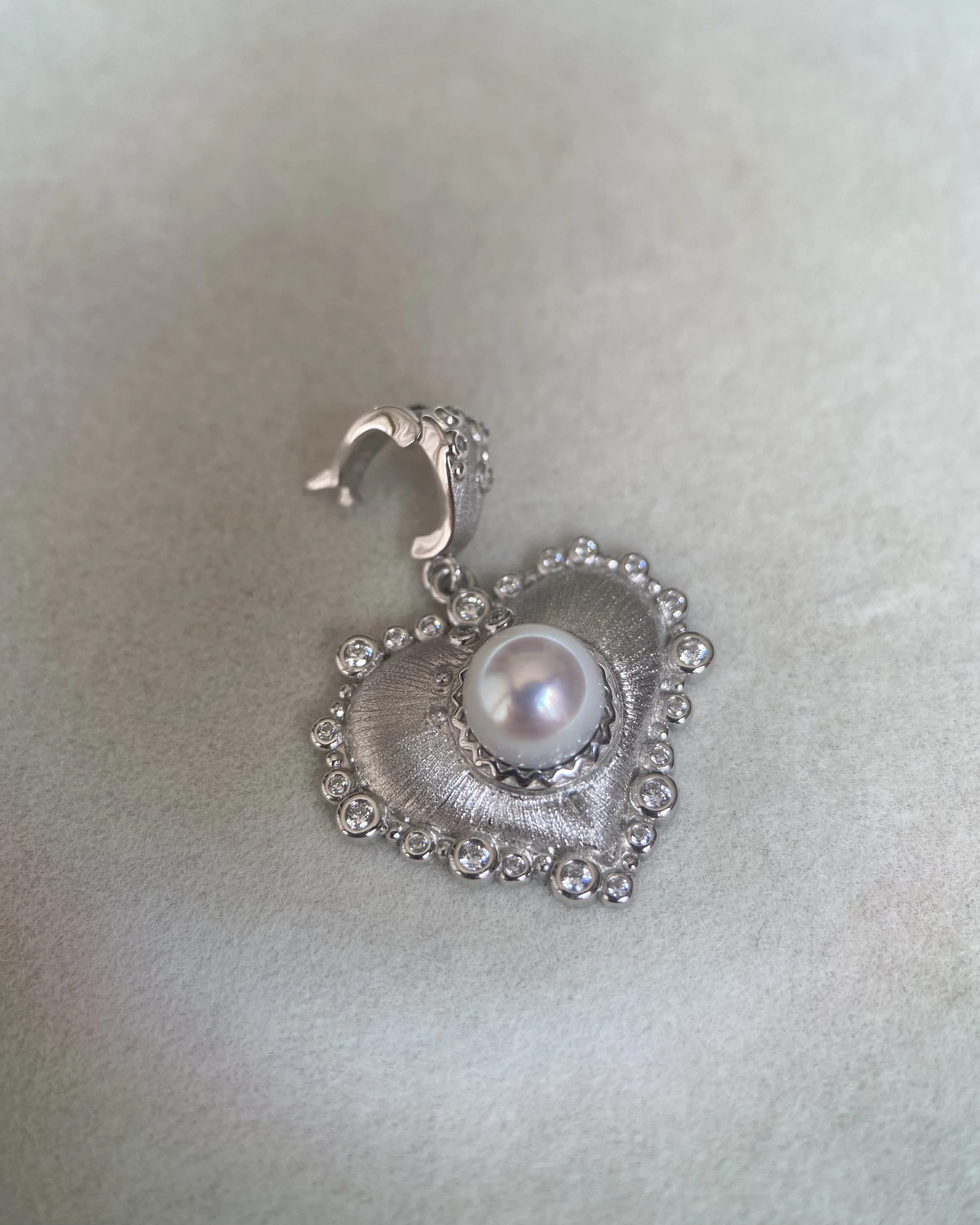 Top Gr. Japanese Specially Selected Akoya Pearl Heart Pendant, Crystal White, Rare Brushed S925 Silver Bail, Kobe Jewellery Showpiece Starlit Pearls
