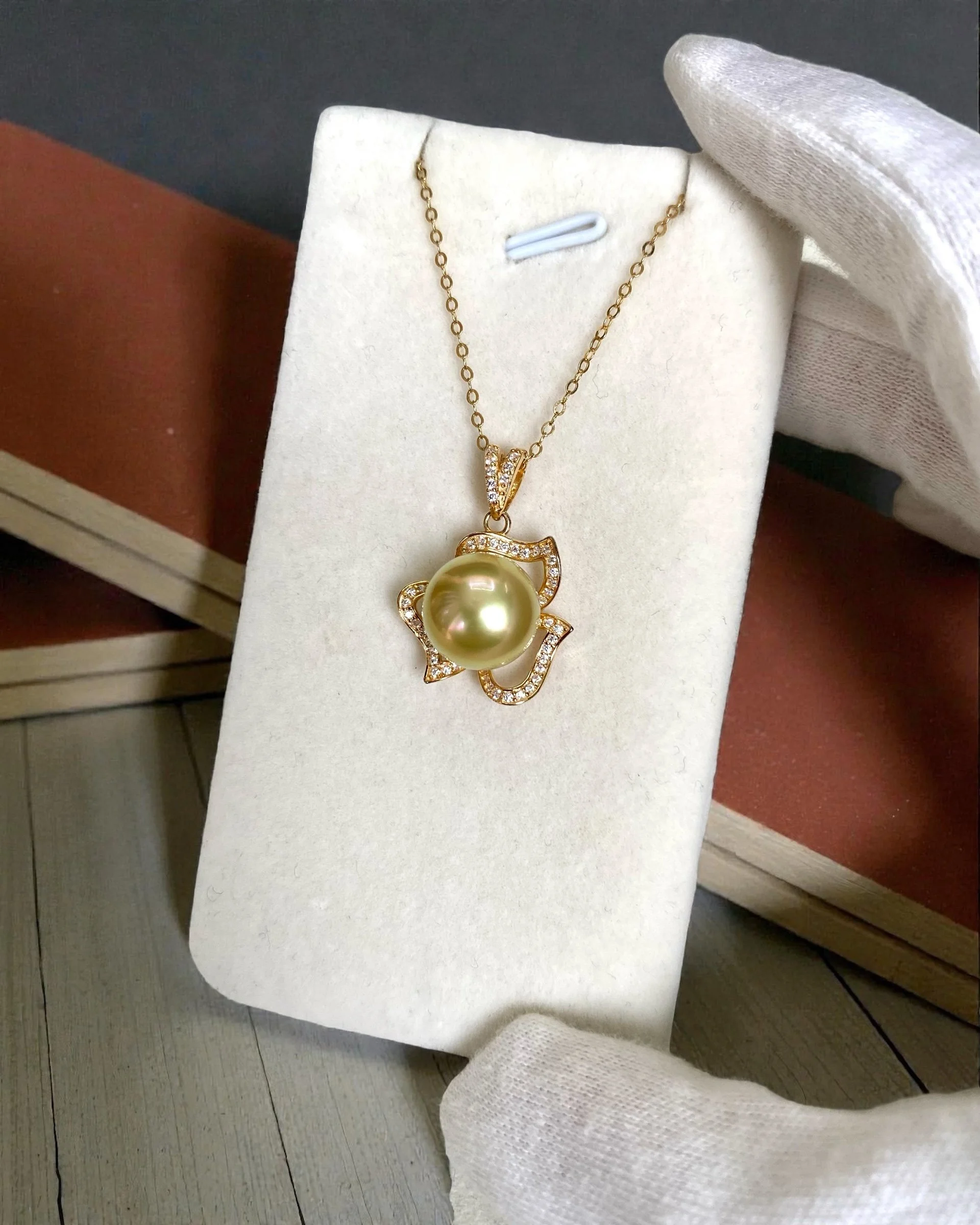 Rare Japanese Amami Ōshima Lemon-Green Rich Gold Pearl Pendant, 11-11.5mm, 6A Mirror Lustre, S925 Silver Vintage Ribbon, Showpiece