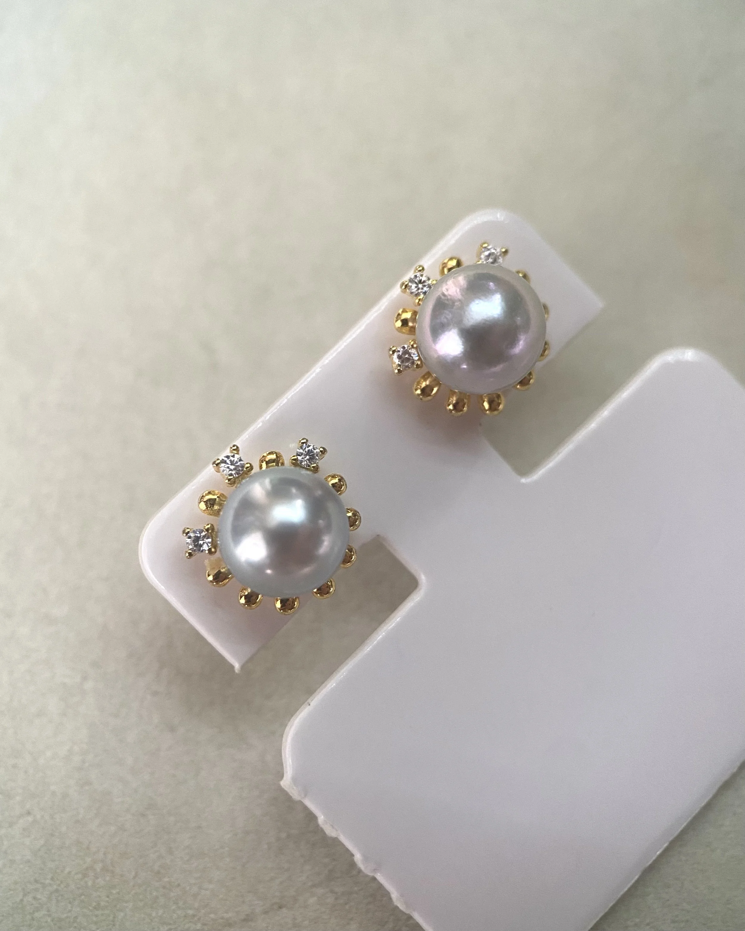 8mm Japanese Silver-Grey Madama Akoya Pearl Stud Earrings, Pink Overtones, S925 Sterling Silver Crown Setting, Japan Exhibition Origin Starlit Pearls