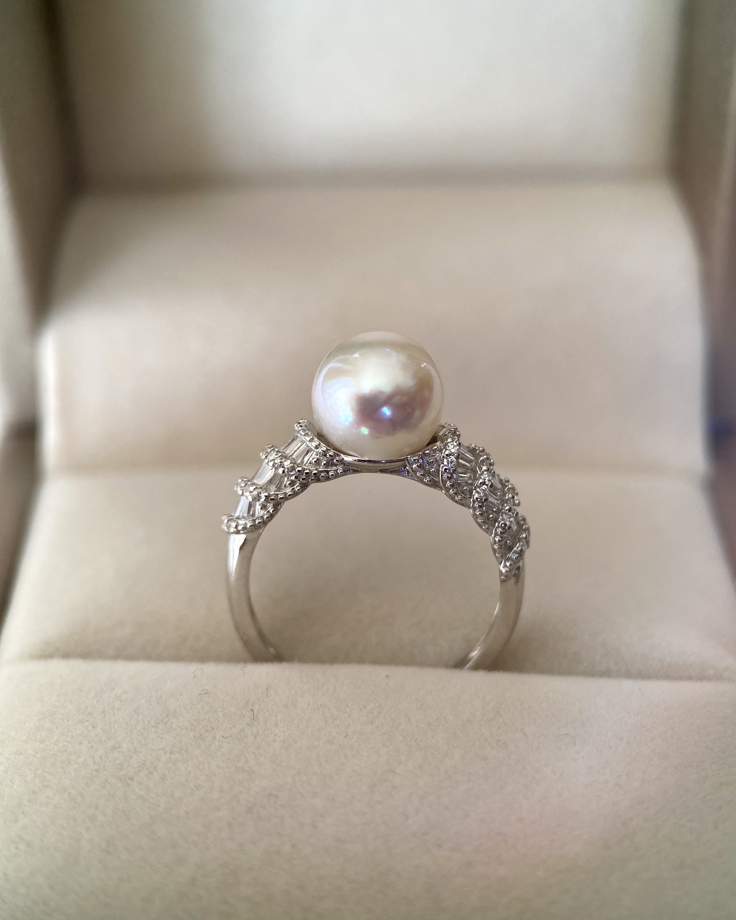 8.5mm Japanese White-Clear Akoya Pearl Ring, Wave-Shaped S925 Band with Layered Pavé CZ Shoulders – International Jewellery Showpiece Starlit Pearls