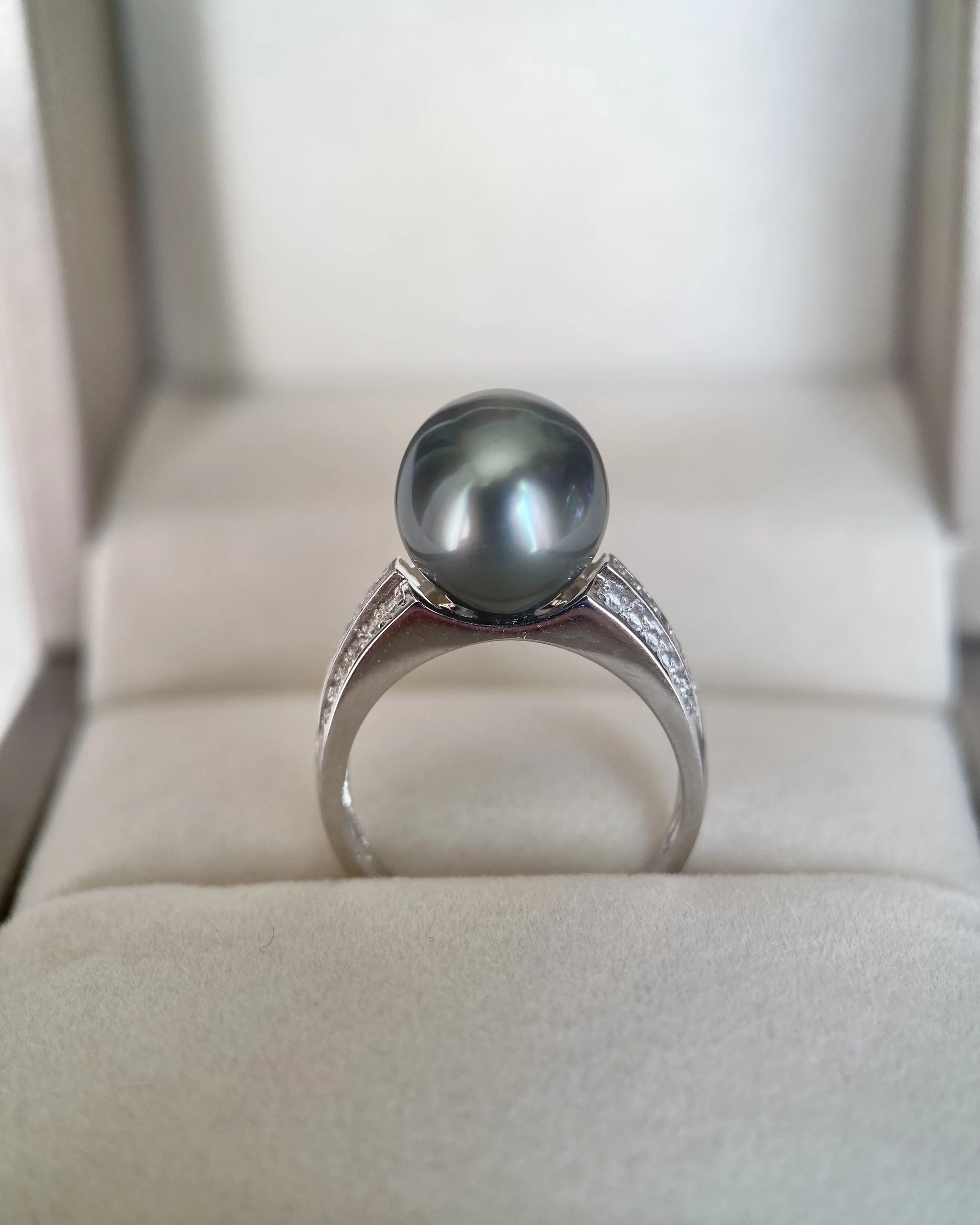 Tahitian South Sea Pearl Ring, Architectural S925 Silver Pavé Design, 10.3mm Smoky Peacock Tahitian Pearl, Jewellery Exhibition Piece Starlit Pearls