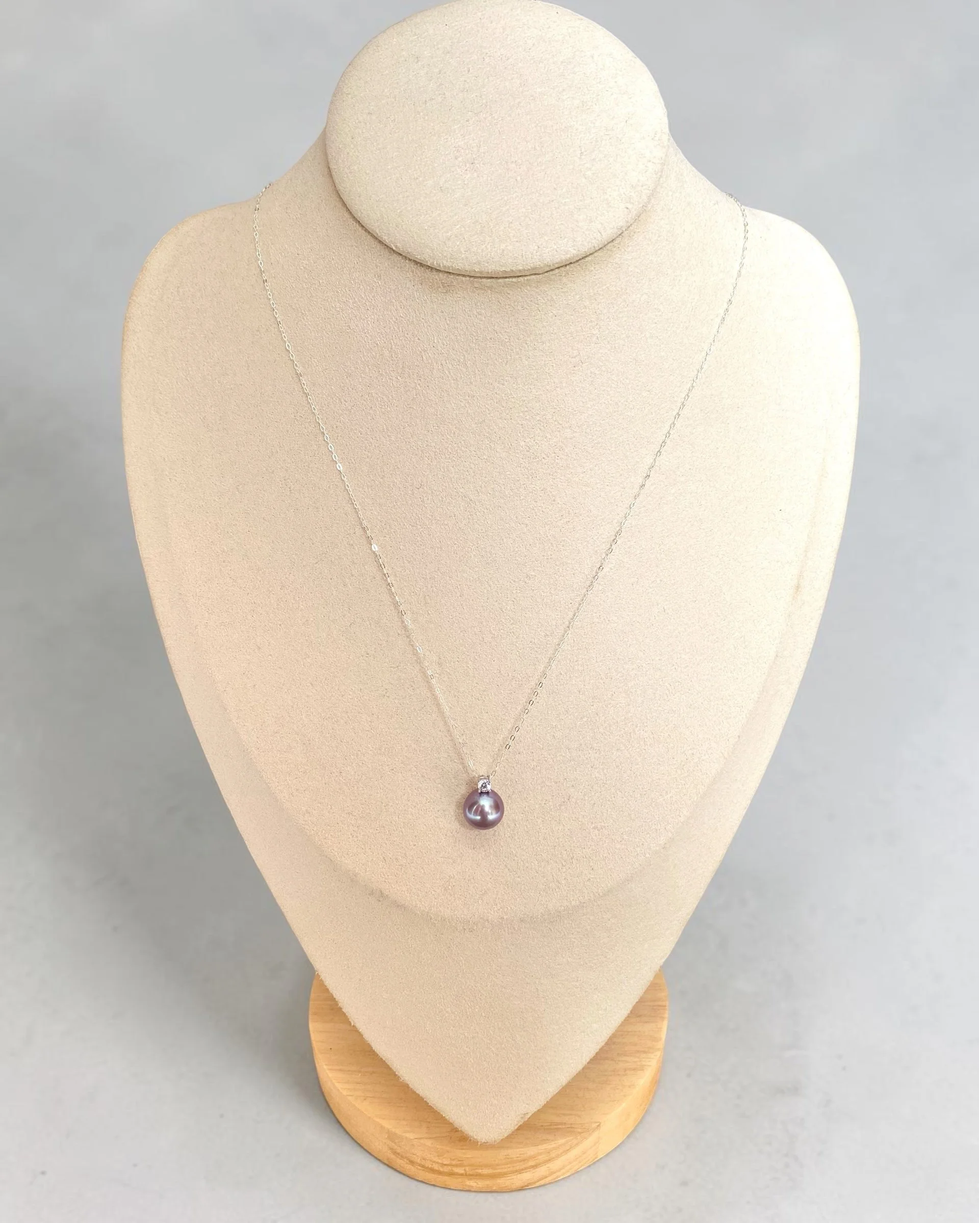 Solid 18K White Gold_Top Quality Eminence Purple Freshwater Pearl Pendant 9.5mm, Crystal-Clear Gem Lustre with Peacock Green Overtone Starlit Pearl