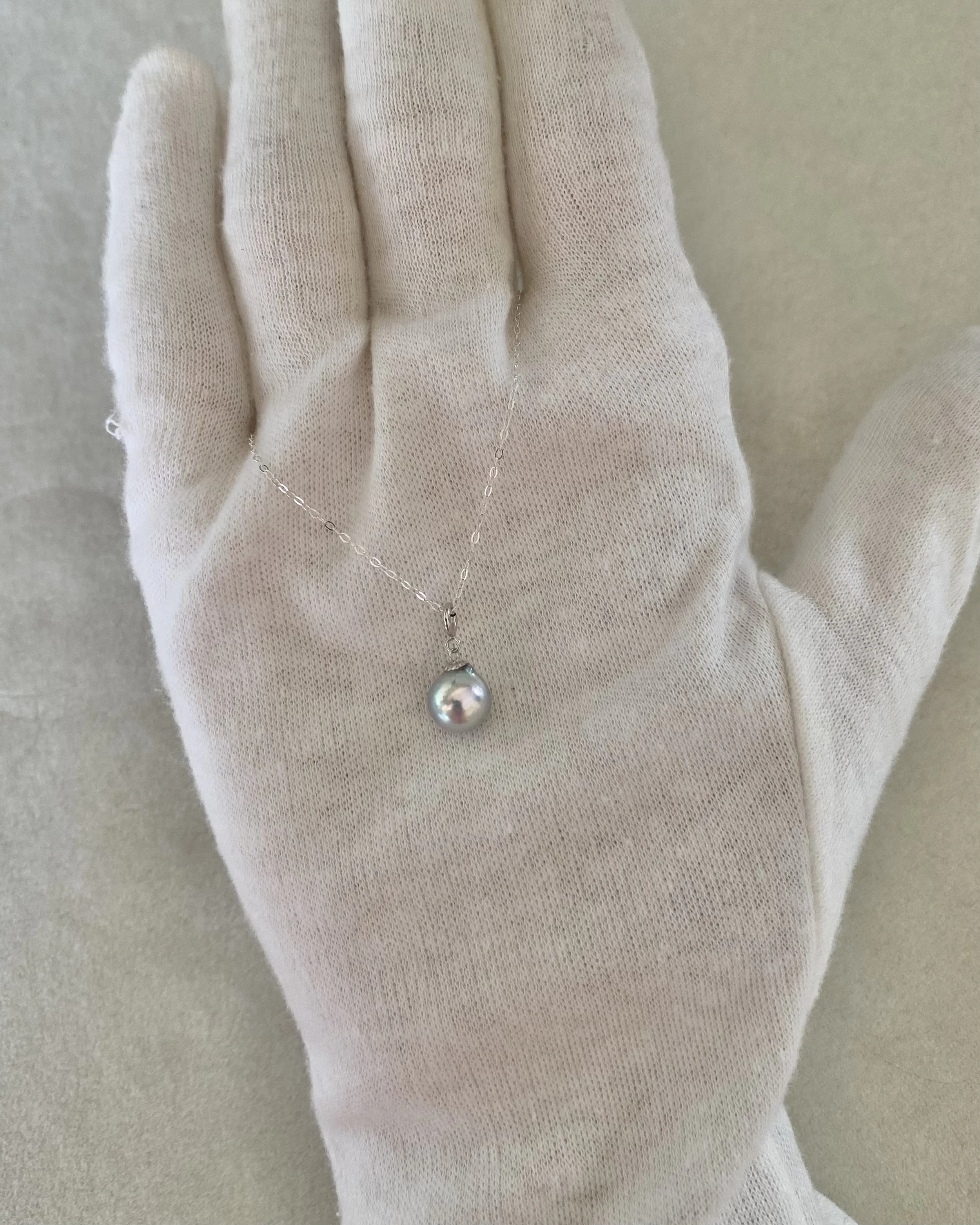 Silver Japanese Madama Akoya Pearl Cat-Eared Pendant 7.5-8mm, Liquid Mirror Lustre w/ Iridescent Overtone, Solid 18K White Gold Clasp Starlit Pearls