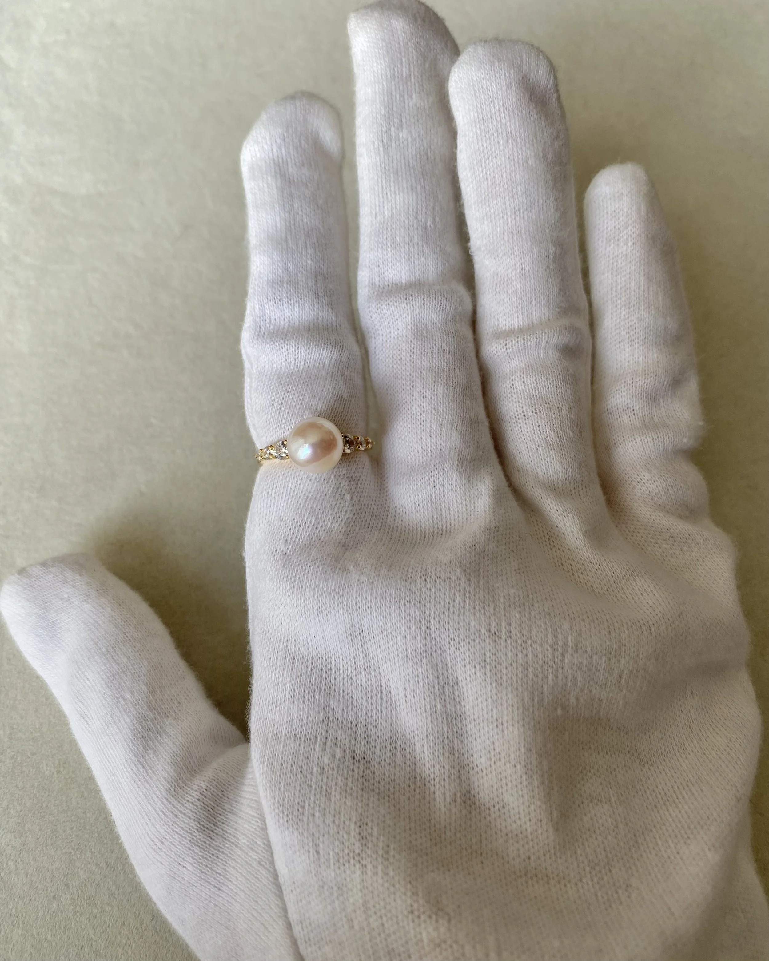 Elegant 8.6mm Japanese Akoya Pearl Ring, White with Soft Pink Overtone, Sparkling CZ Vine S925 Silver Band, Jewellery Showpiece Starlit Pearls