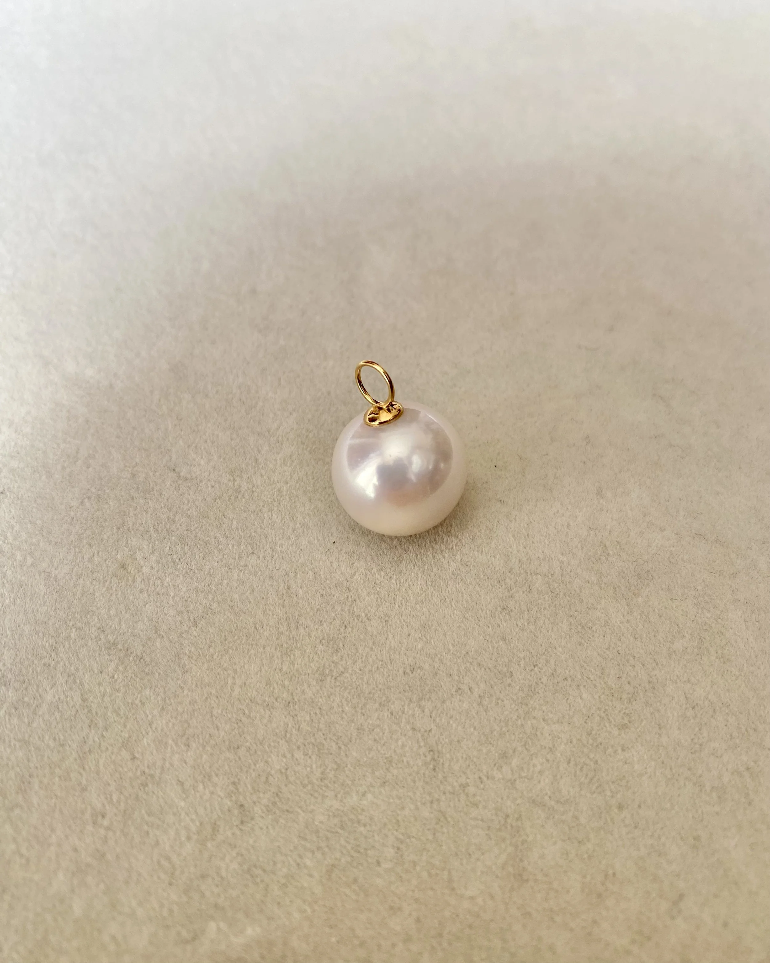 Giant Premium 14.4mm Crystal White Freshwater Pearl Pendant, Soft Pink Overtone, Solid 18K Gold Thick Bail – Ideal for Weddings Starlit Pearls
