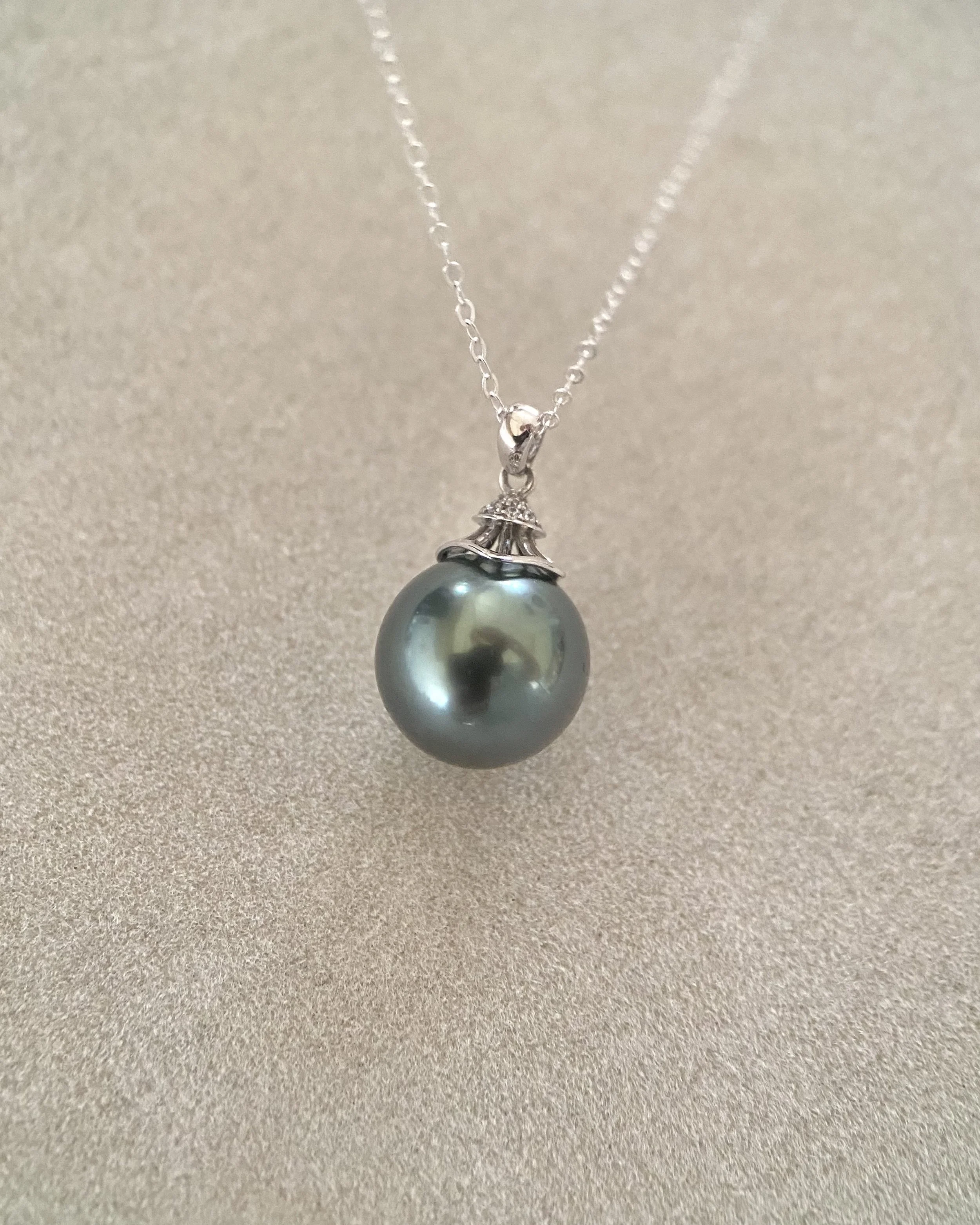 Solid 18K White Gold_Top Gr Peacock Green-Blue Tahitian South Sea Pearl Pendant 11mm, Architectural Fan Design, Deep Oily Lustre Starlit Pearls
