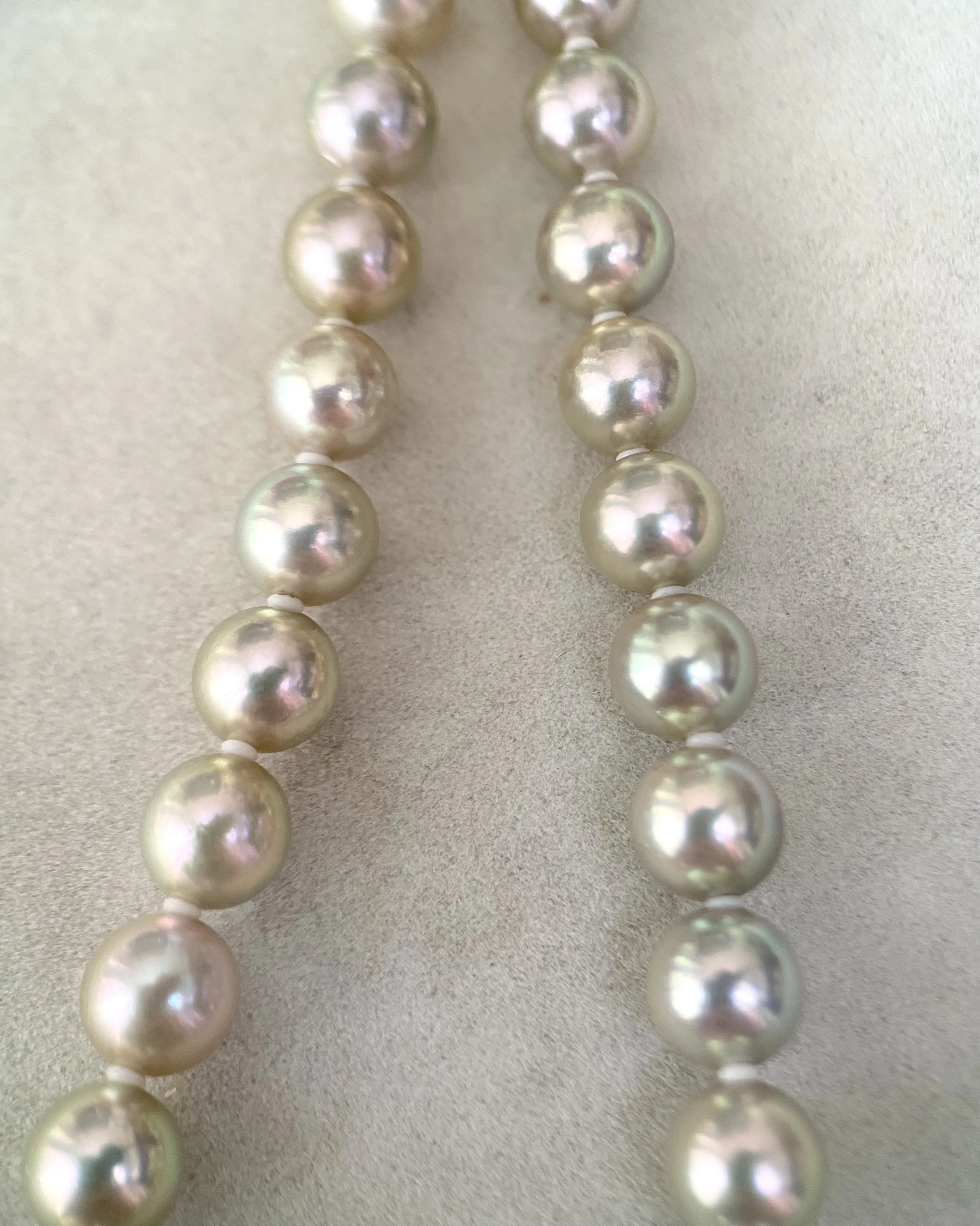 Rare Premium Silver-Grey Lemon-Green Japanese Madama Akoya Pearl Necklace 7.5mm, Pink Overtones, Sculptural Floral Clasp, Show Piece Starlit Pearls