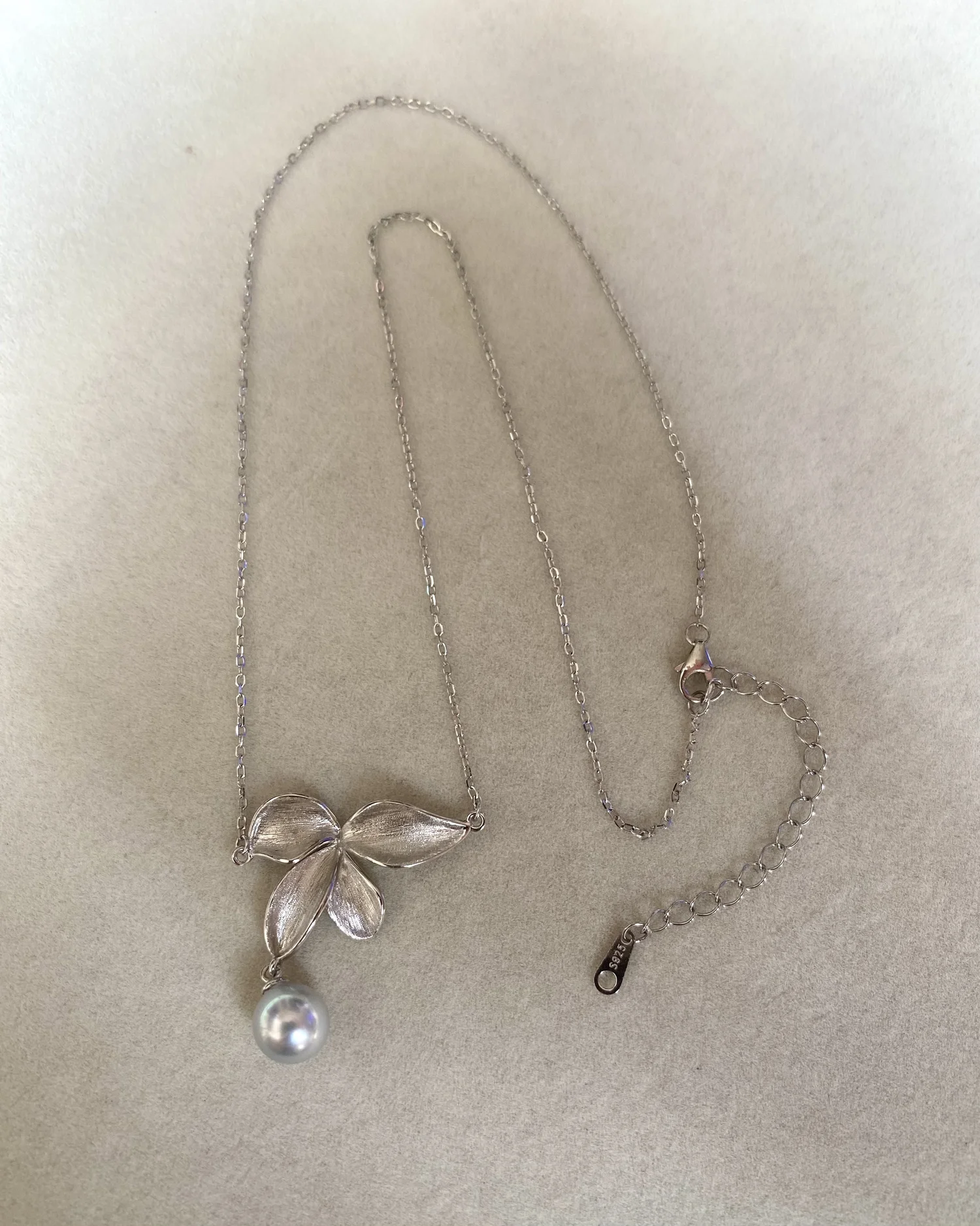 7.5–8mm Natural Silver-Grey Japanese Madama Akoya Pearl Pendant Necklace, Sculptural Brushed Petal, Textured 925 Silver, Jewellery Showpiece Starlit Pearls