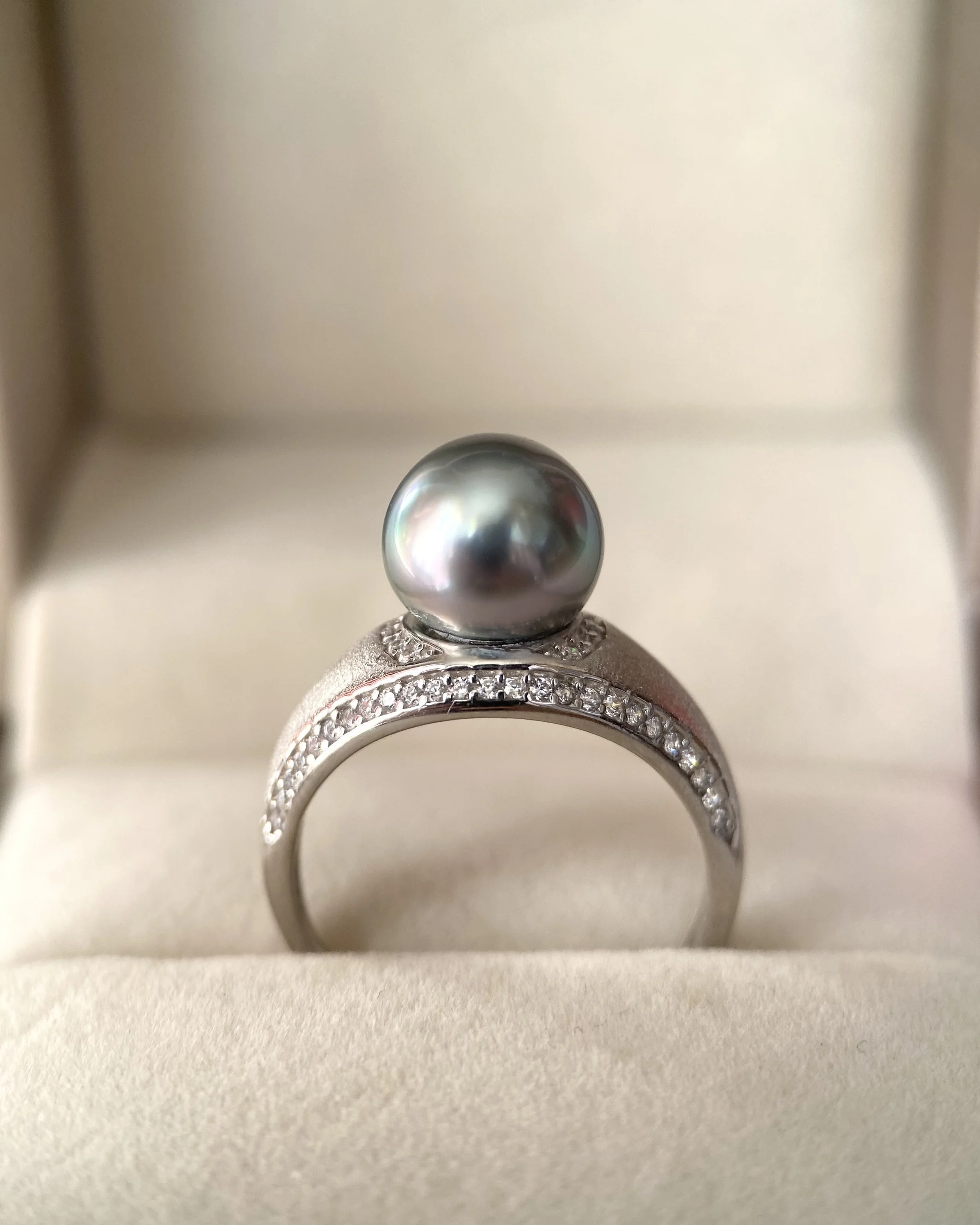Tahitian Peacock Green South Sea Pearl Ring, Lagoon and Plum Overtones, Mirror Lustre, Japanese S925 Satin-Finish Adjustable Band Starlit Pearls