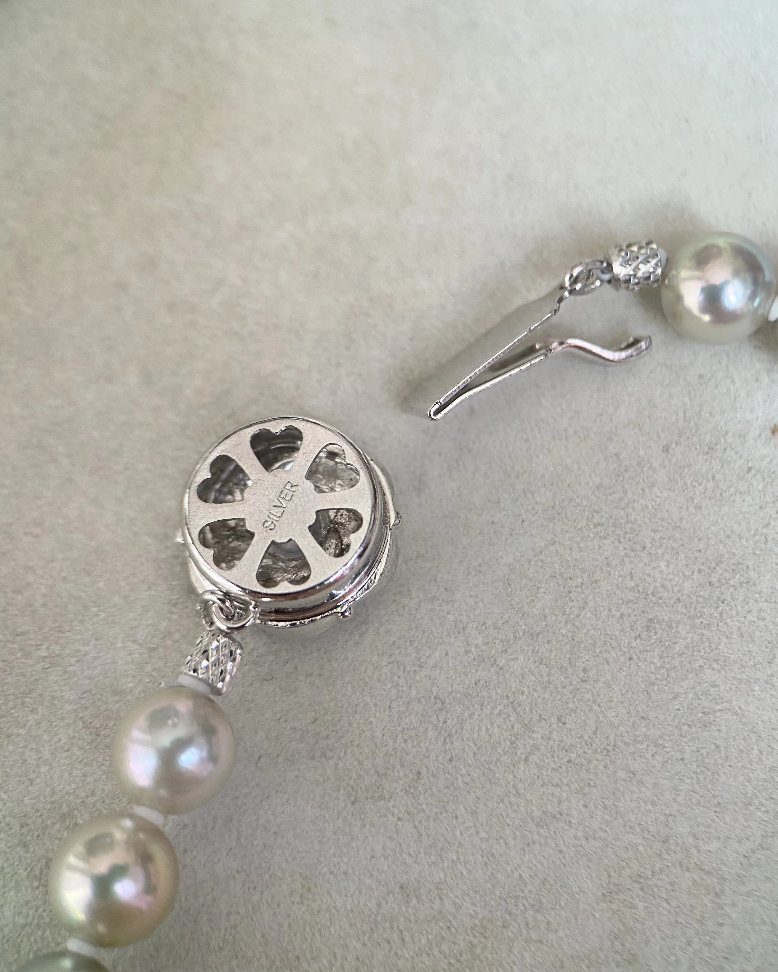 Rare Premium Silver-Grey Lemon-Green Japanese Madama Akoya Pearl Necklace 7.5mm, Pink Overtones, Sculptural Floral Clasp, Show Piece Starlit Pearls