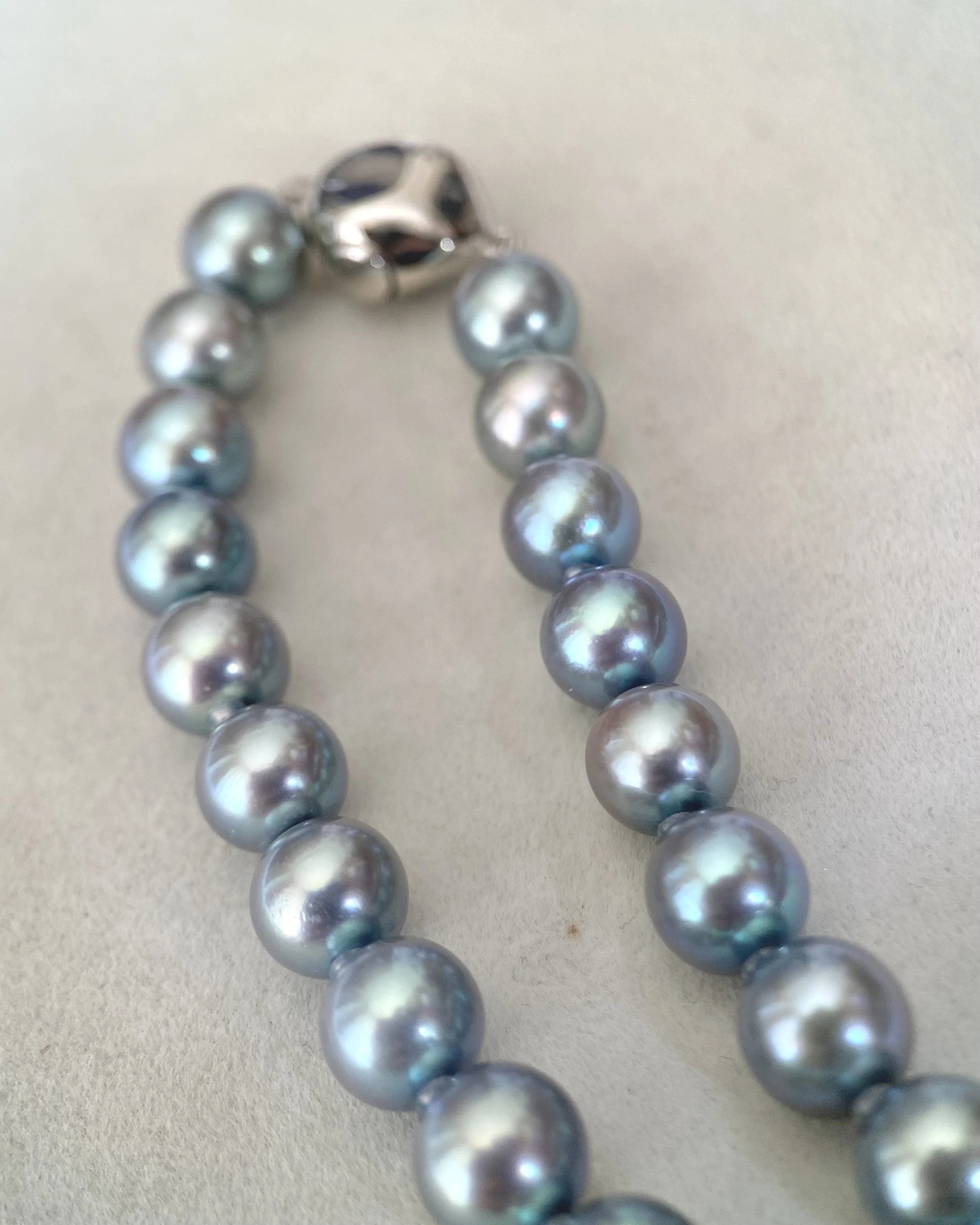 Rare Mesmerising Lagoon Blue Overtones_Japanese Silver-Blue Madama Akoya Pearl Necklace 8–9mm, Exceptional Matching, Geometric S925 Starlit Pearls