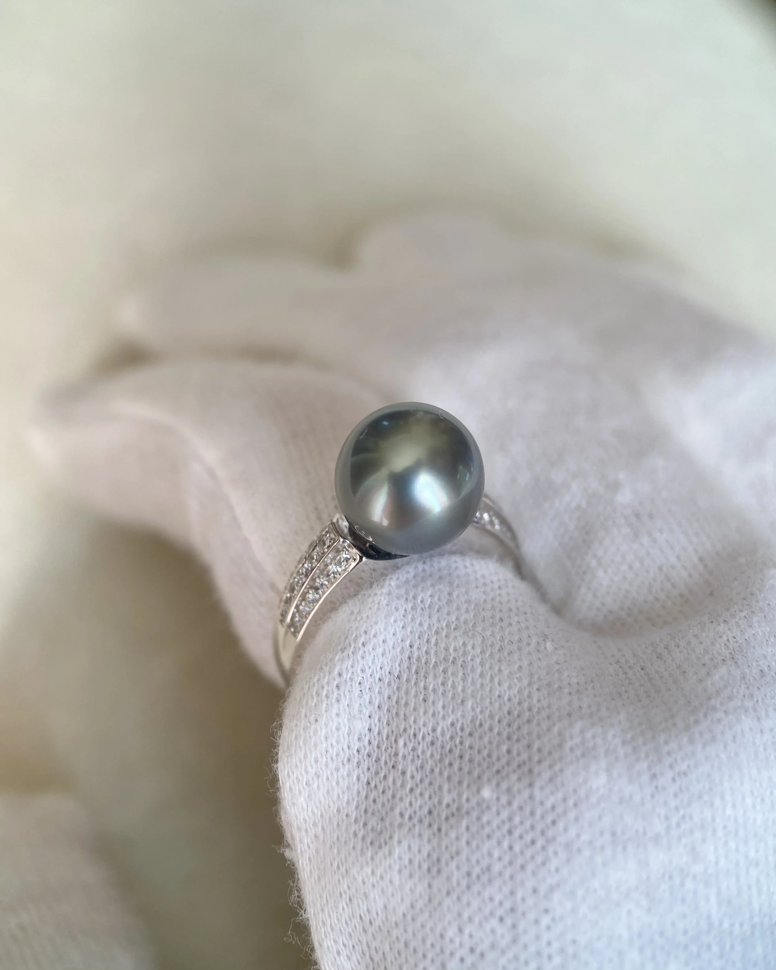 Tahitian South Sea Pearl Ring, Architectural S925 Silver Pavé Design, 10.3mm Smoky Peacock Tahitian Pearl, Jewellery Exhibition Piece Starlit Pearls