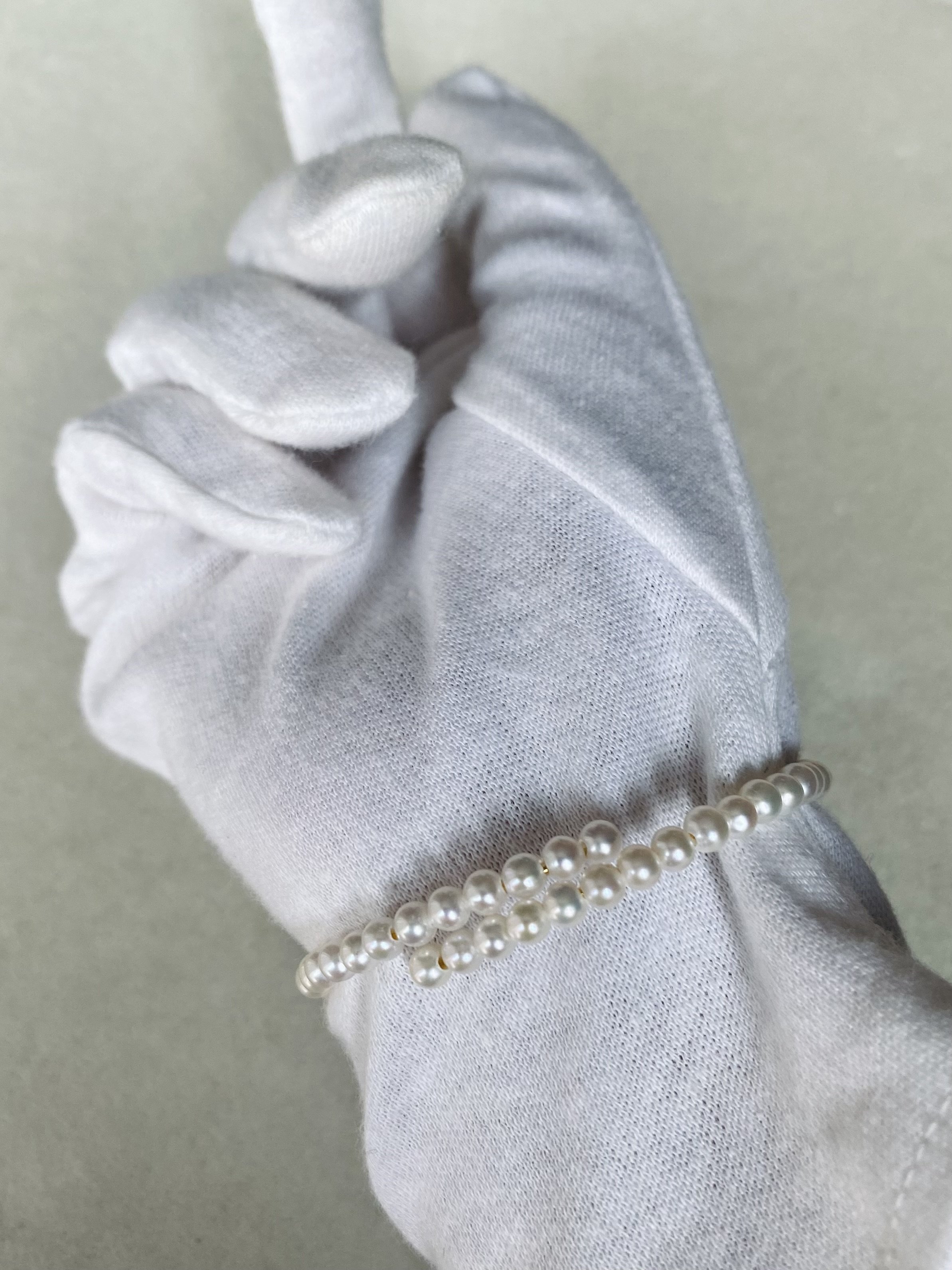 Specially Selected Japanese Silver-White Madama Akoya Pearl Bracelet 7.8mm, Mirror Lustre,Freshwater Pearls, Faceted 18K Gold Accents Starlit Pearls