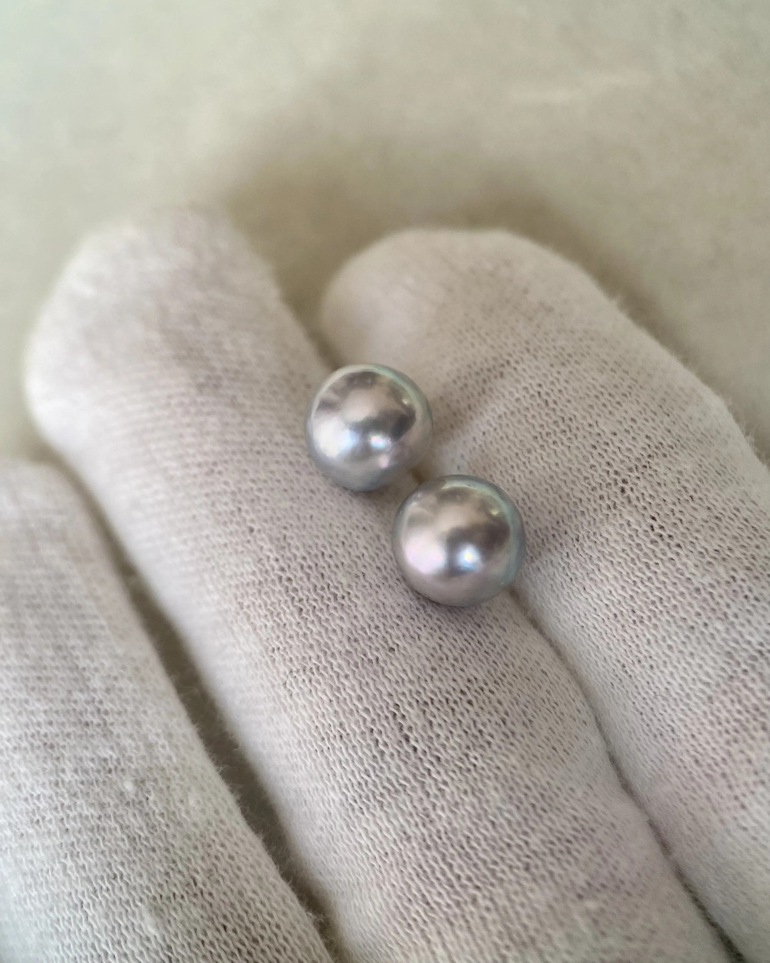 6A Brilliant-Lustre Japanese Silver Madama Akoya Pearl Earrings 8.3mm,Rare Lagoon Overtones, Solid 18K Full White Gold Cap Setting Starlit Pearls