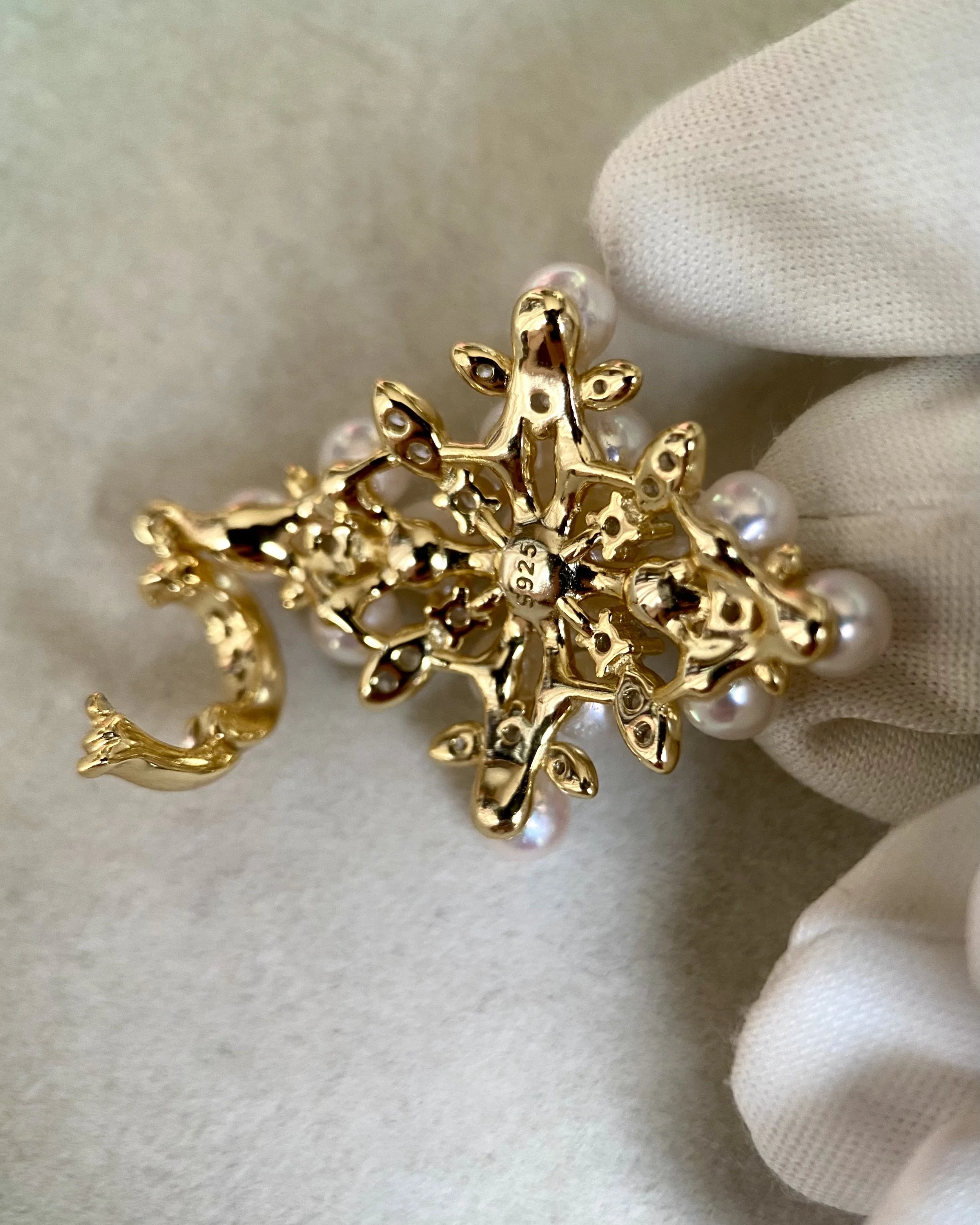 Top Gr. Japanese Sairindama Akoya Pearl Pendant – Radiant White w/ Dreamy Pink Overtones, 6A Lustre, S925 Regal Starburst Court, Showpiece Starlit Pearls