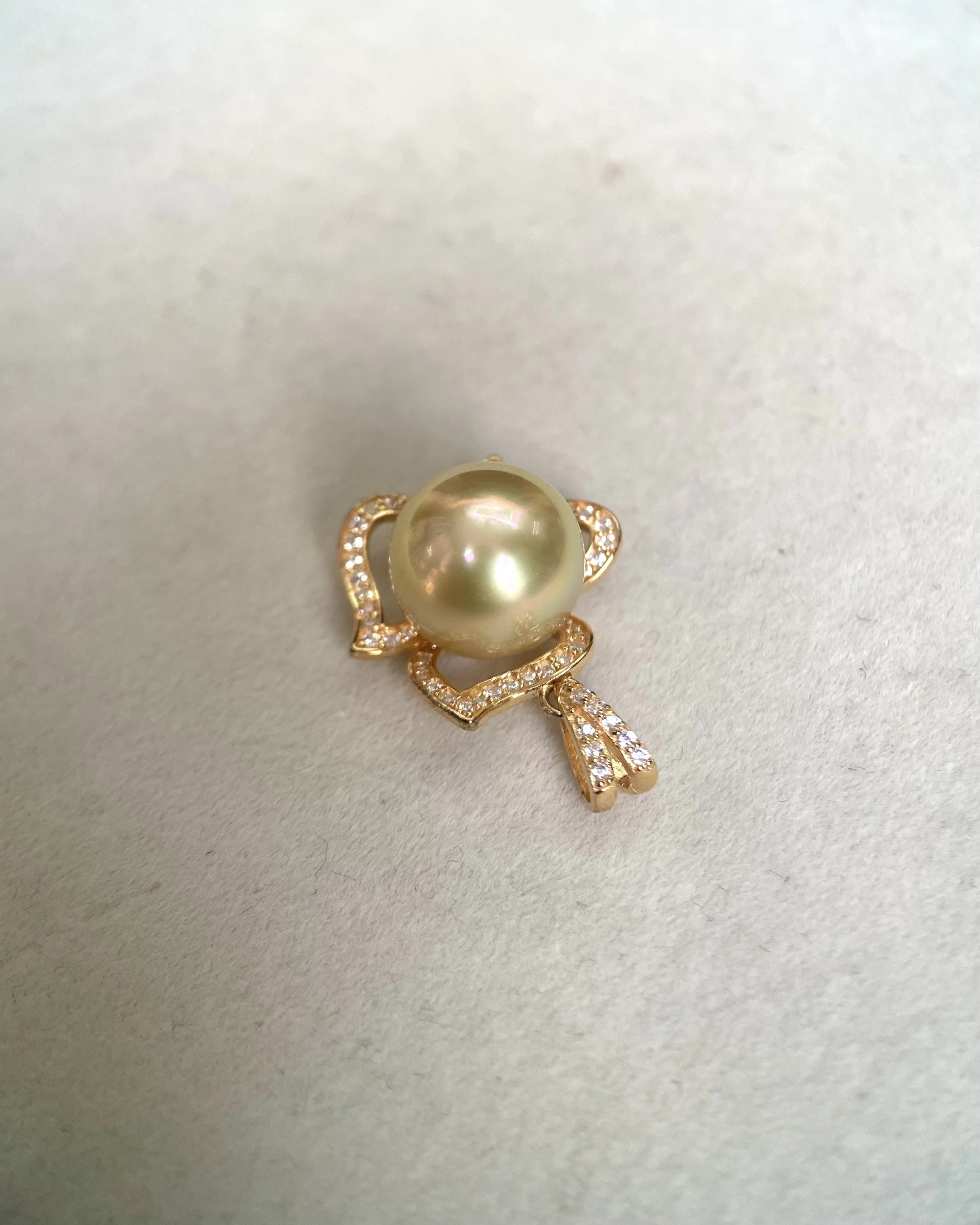 Rare Japanese Amami Ōshima Lemon-Green Rich Gold Pearl Pendant, 11-11.5mm, 6A Mirror Lustre, S925 Silver Vintage Ribbon, Showpiece Starlit Pearls