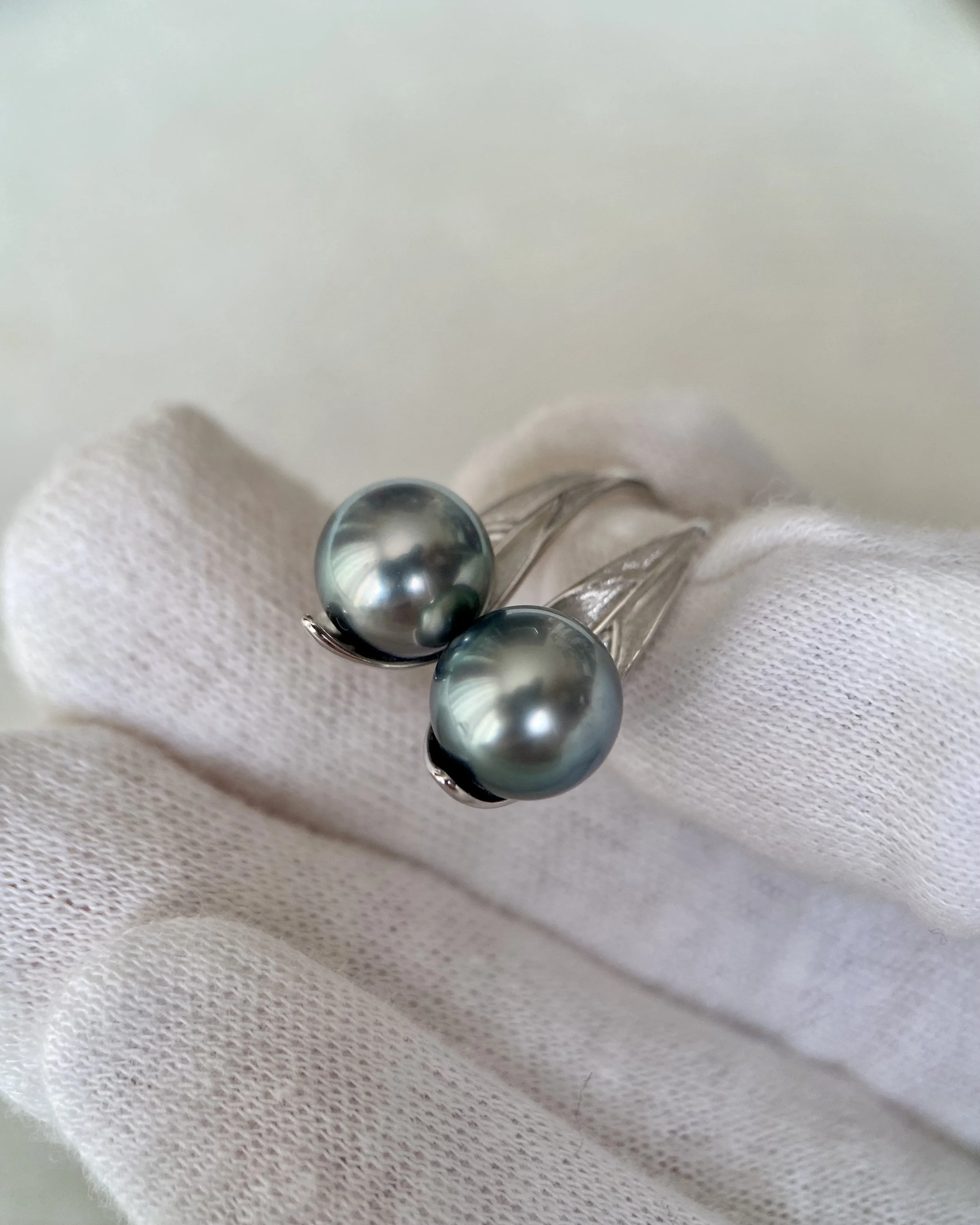 Lagoon Peacock Green Tahitian South Sea Pearl Earrings 9mm, 6A Metallic Lustre, Japanese Brushed Sculptural Leaf 925 Hooks, Showpiece Starlit Pearls