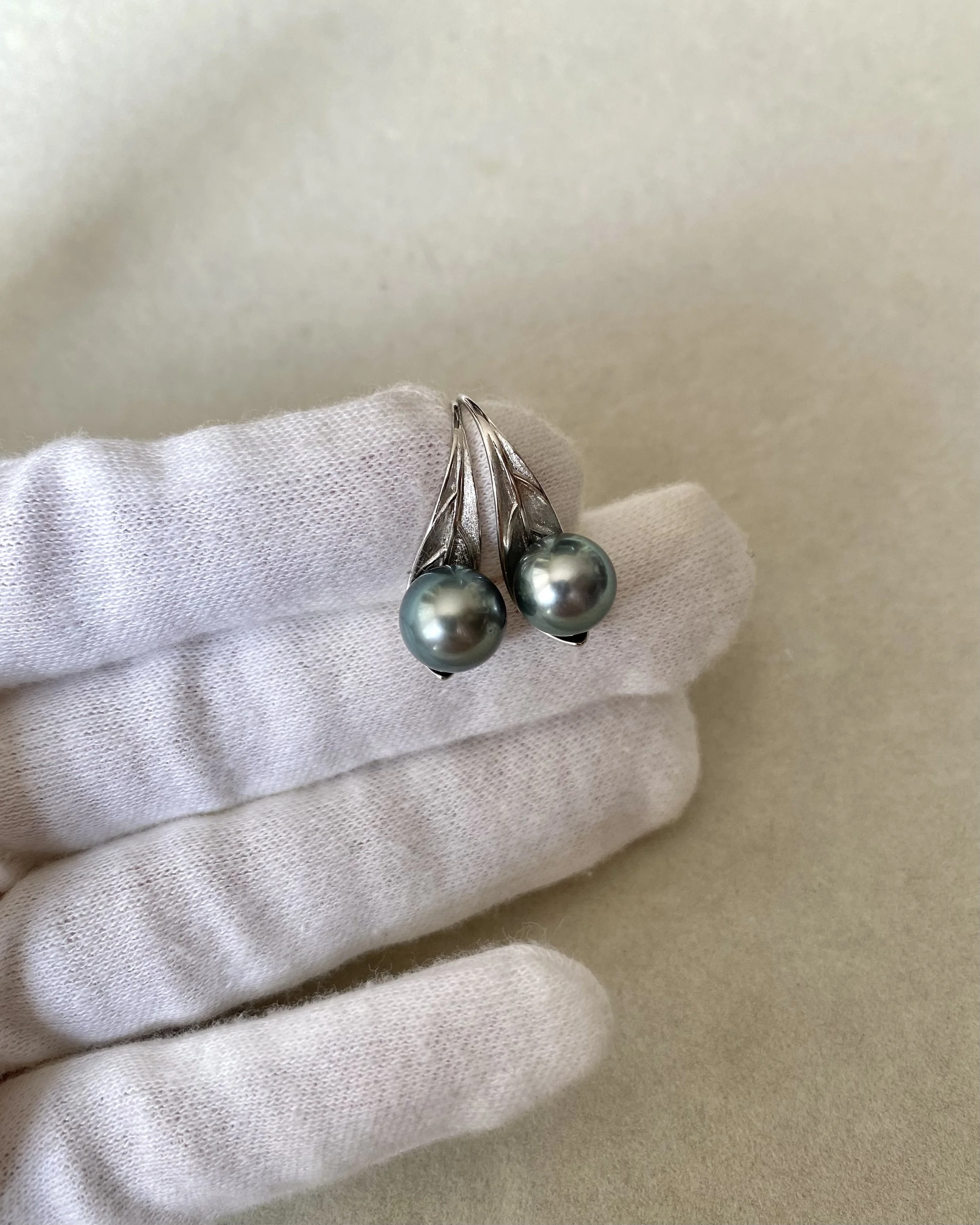 Lagoon Peacock Green Tahitian South Sea Pearl Earrings 9mm, 6A Metallic Lustre, Japanese Brushed Sculptural Leaf 925 Hooks, Showpiece Starlit Pearls