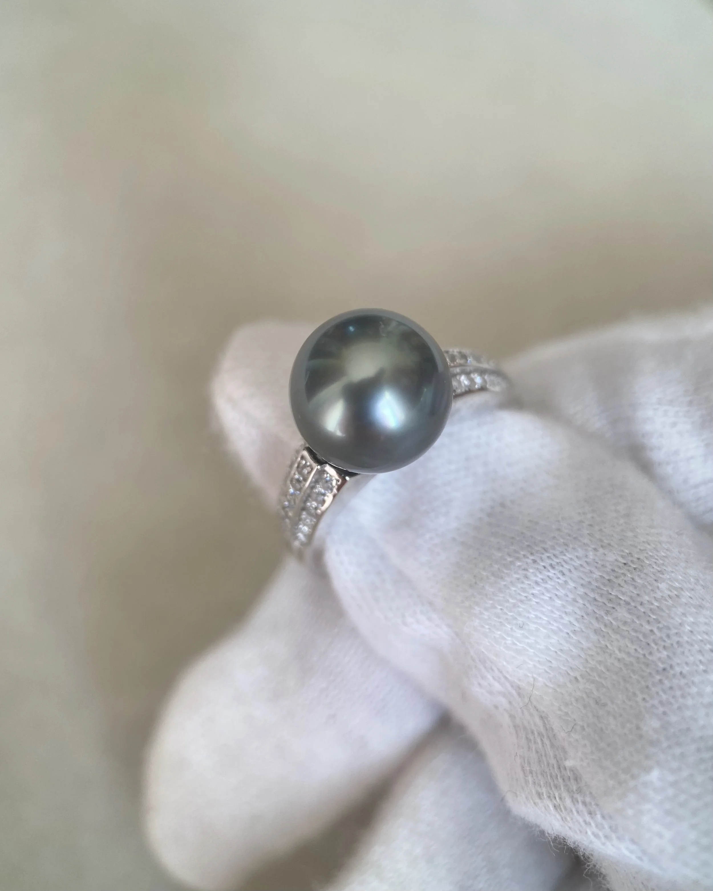 Tahitian South Sea Pearl Ring, Architectural S925 Silver Pavé Design, 10.3mm Smoky Peacock Tahitian Pearl, Jewellery Exhibition Piece Starlit Pearls