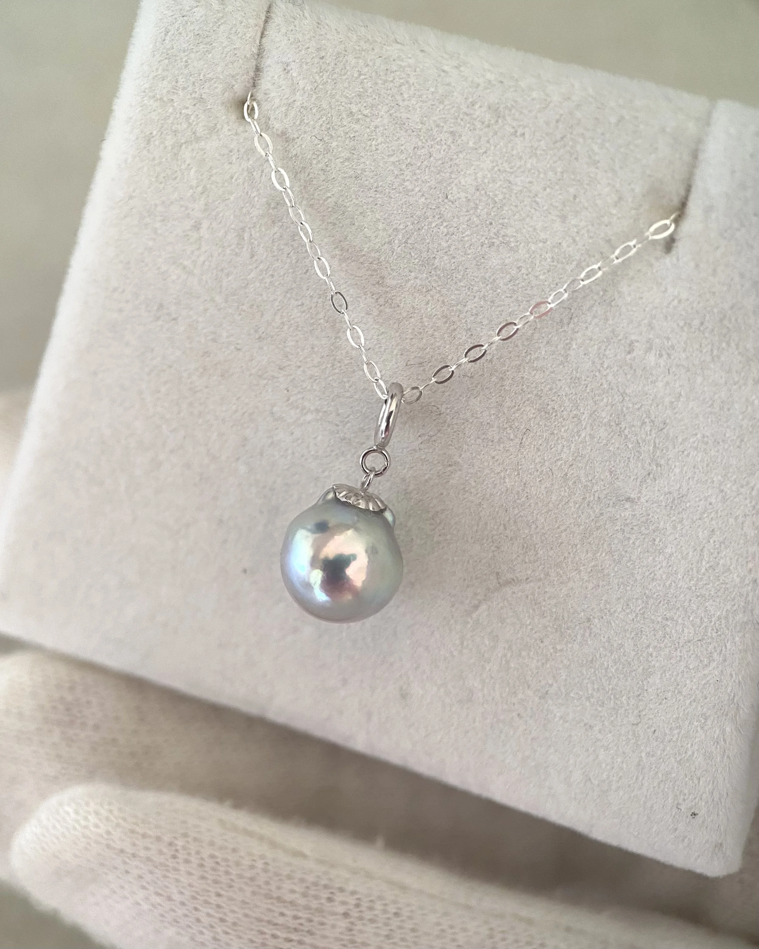 Silver Japanese Madama Akoya Pearl Cat-Eared Pendant 7.5-8mm, Liquid Mirror Lustre w/ Iridescent Overtone, Solid 18K White Gold Clasp Starlit Pearls