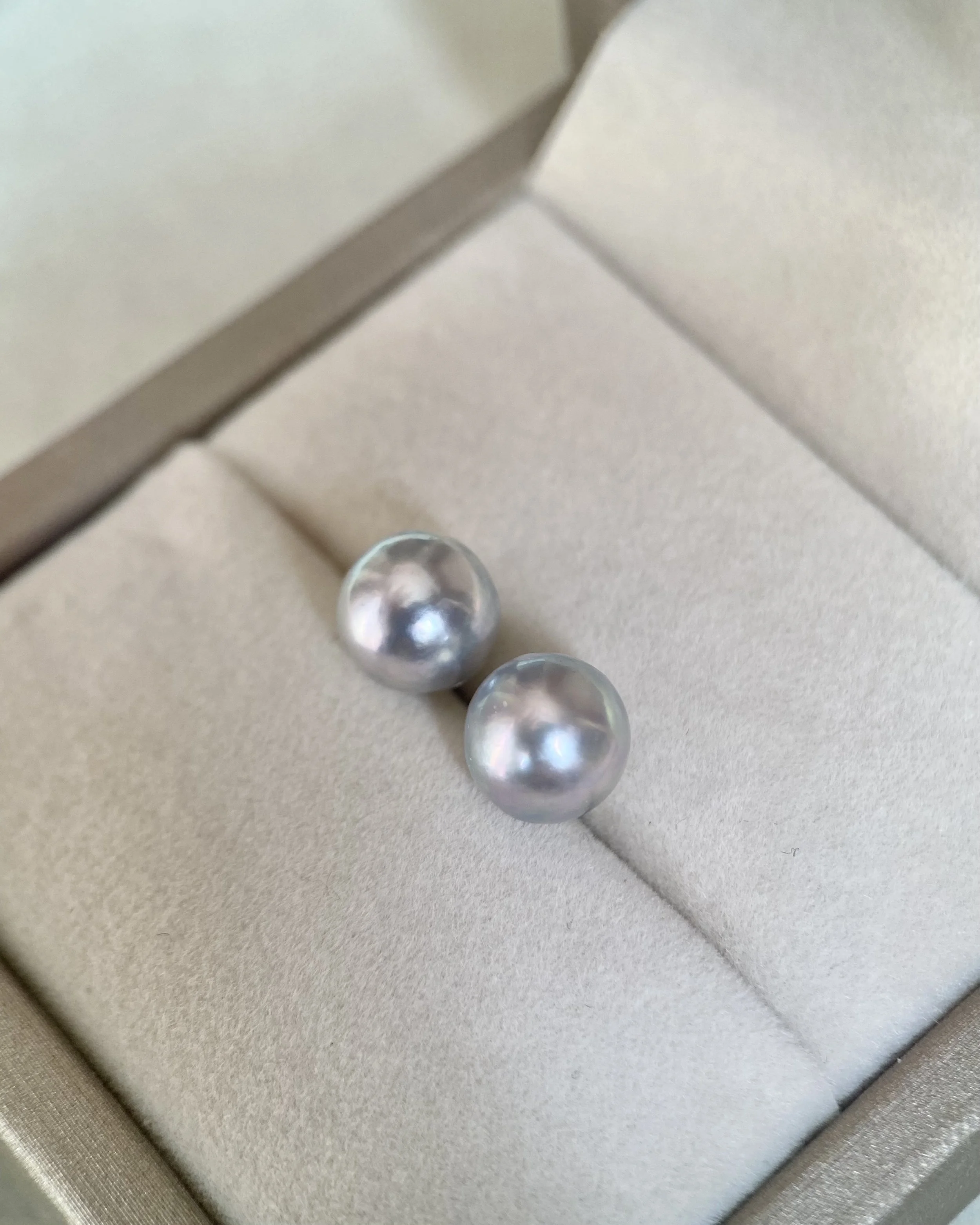 6A Brilliant-Lustre Japanese Silver Madama Akoya Pearl Earrings 8.3mm,Rare Lagoon Overtones, Solid 18K Full White Gold Cap Setting Starlit Pearls