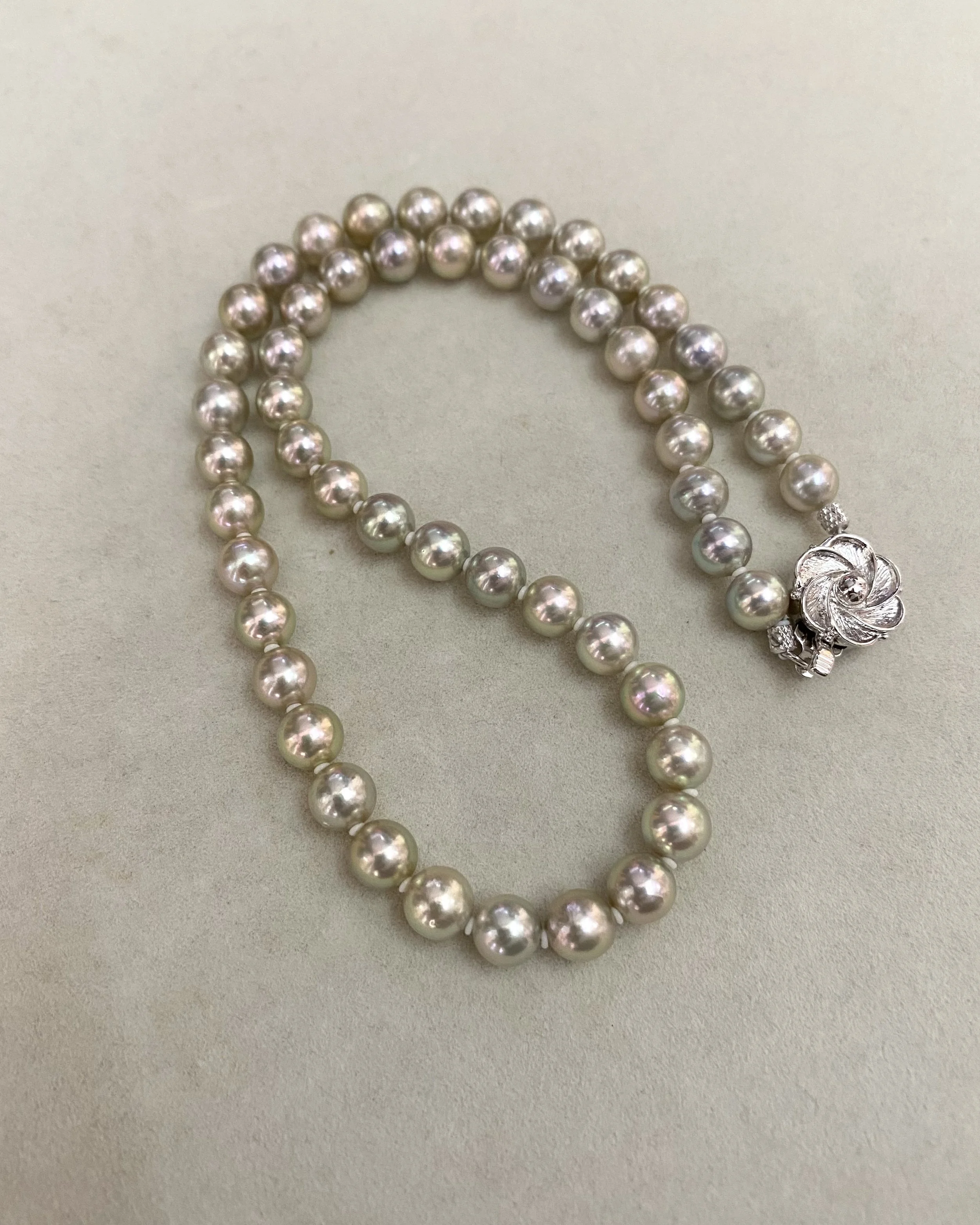 Rare Premium Silver-Grey Lemon-Green Japanese Madama Akoya Pearl Necklace 7.5mm, Pink Overtones, Sculptural Floral Clasp, Show Piece Starlit Pearls