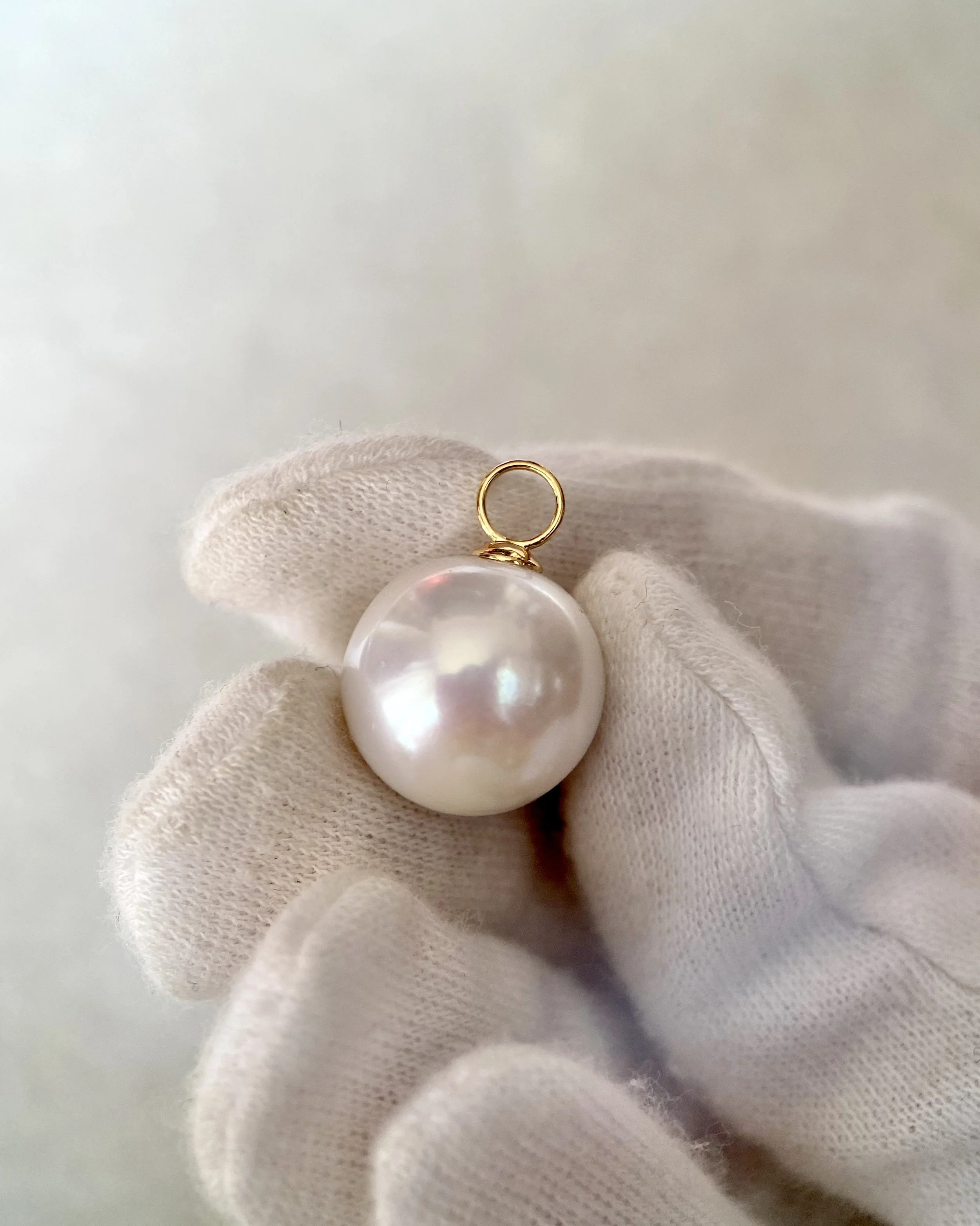 Giant Premium 14.4mm Crystal White Freshwater Pearl Pendant, Soft Pink Overtone, Solid 18K Gold Thick Bail – Ideal for Weddings Starlit Pearls