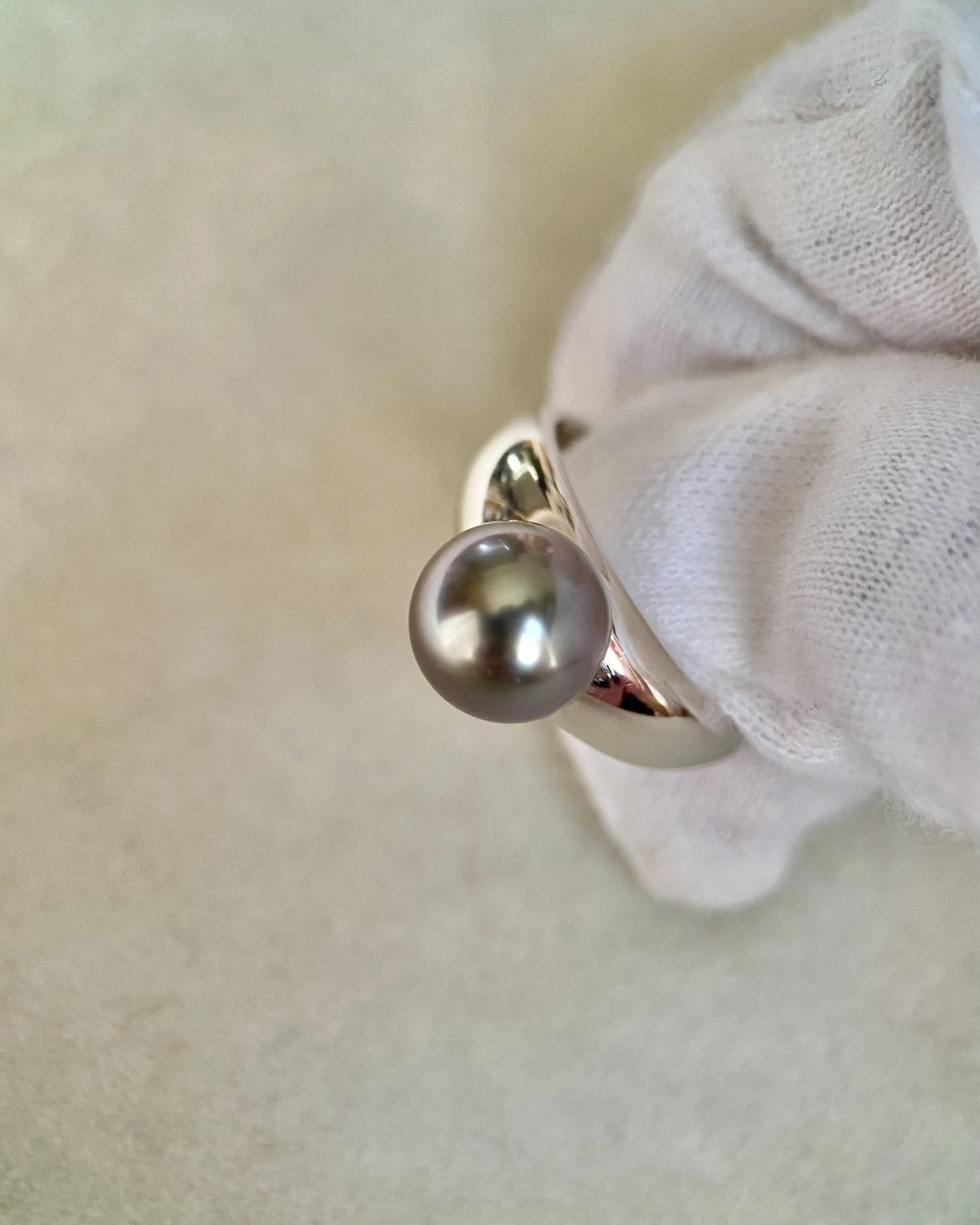 Tahitian South Sea Pearl Ring, Black Aubergine Iridescence, 9.3mm, S925 Silver Mirror-Finish Minimalist Design, Jewellery Showpiece Starlit Pearls